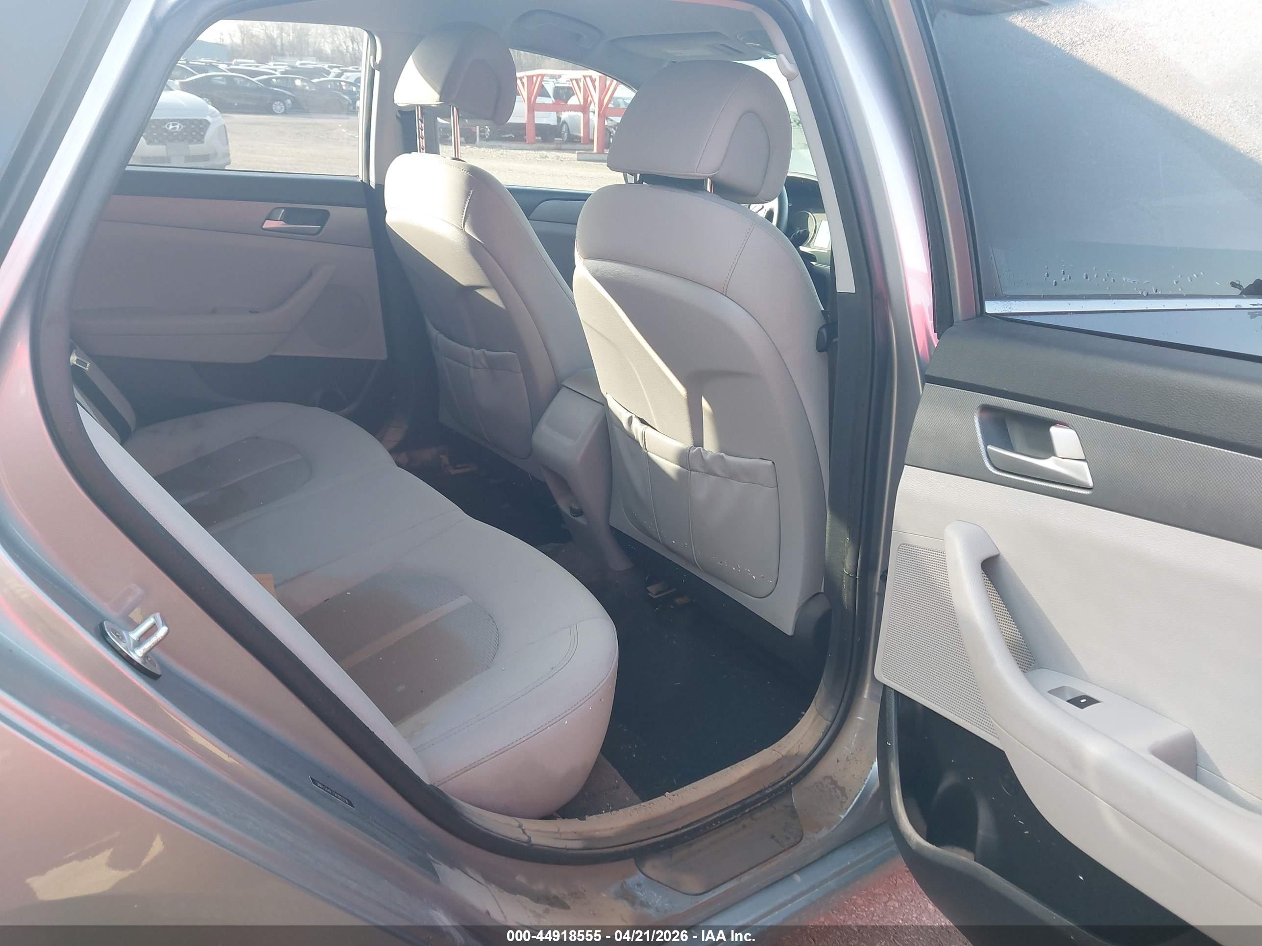 HYUNDAI SONATA image 8