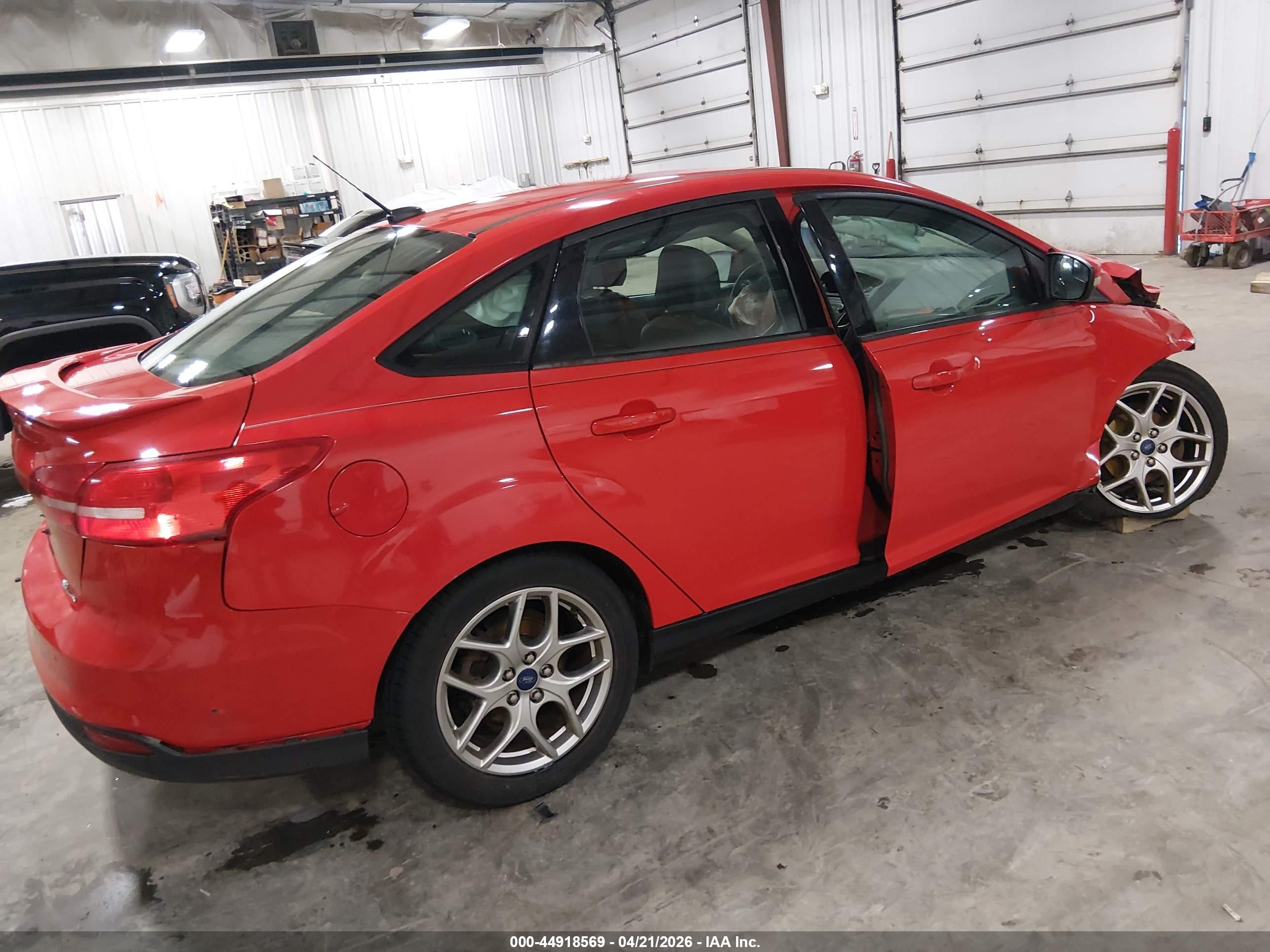 FORD FOCUS image 4