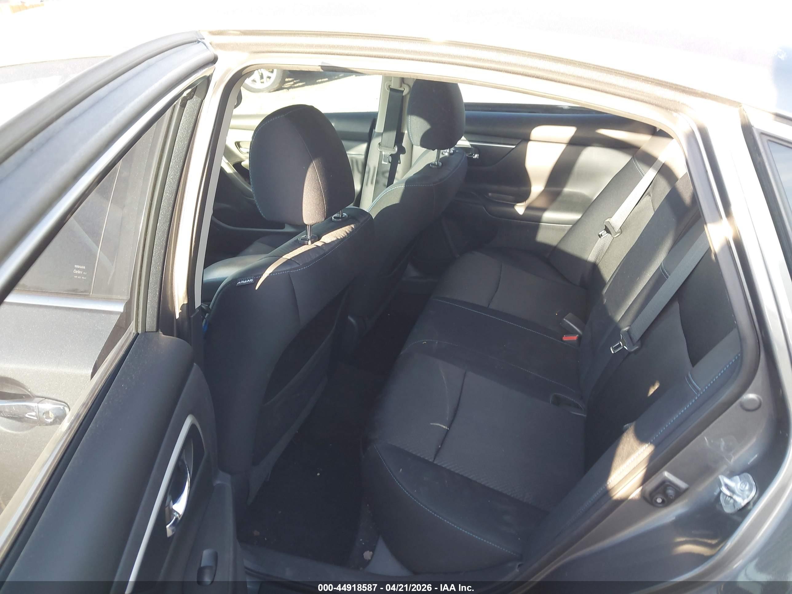 NISSAN ALTIMA image 8