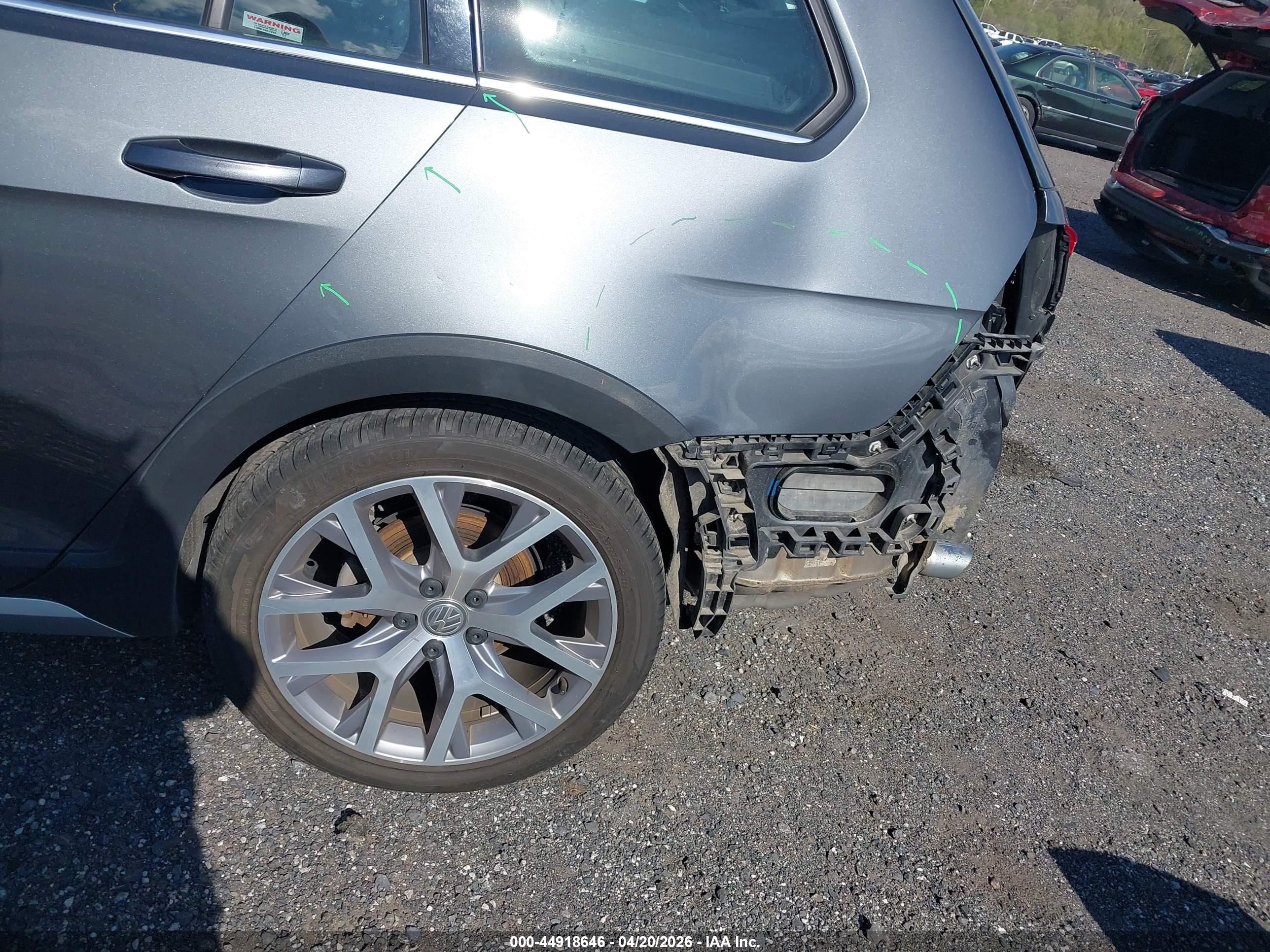 VOLKSWAGEN GOLF image 6