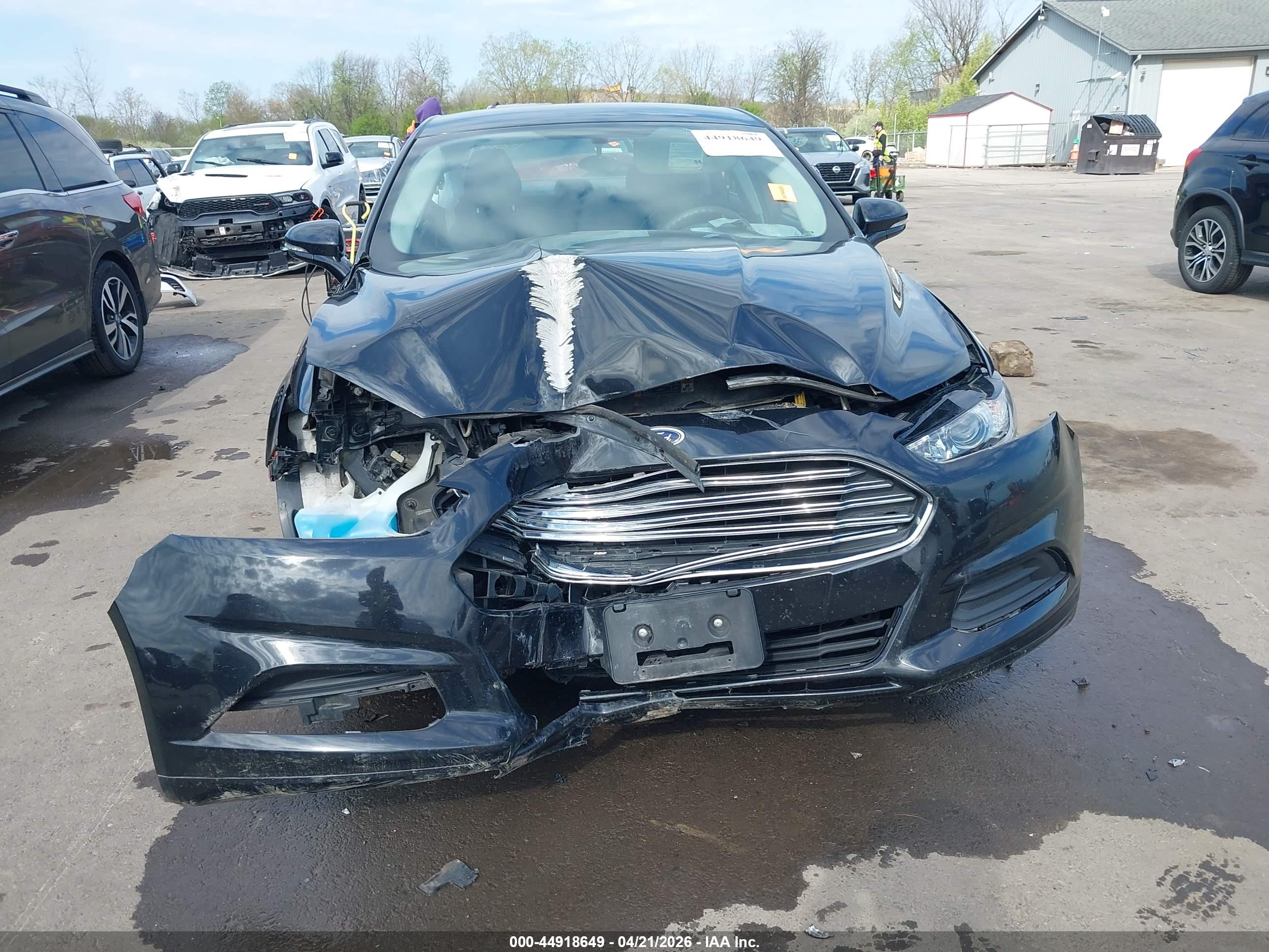 FORD FUSION image 6