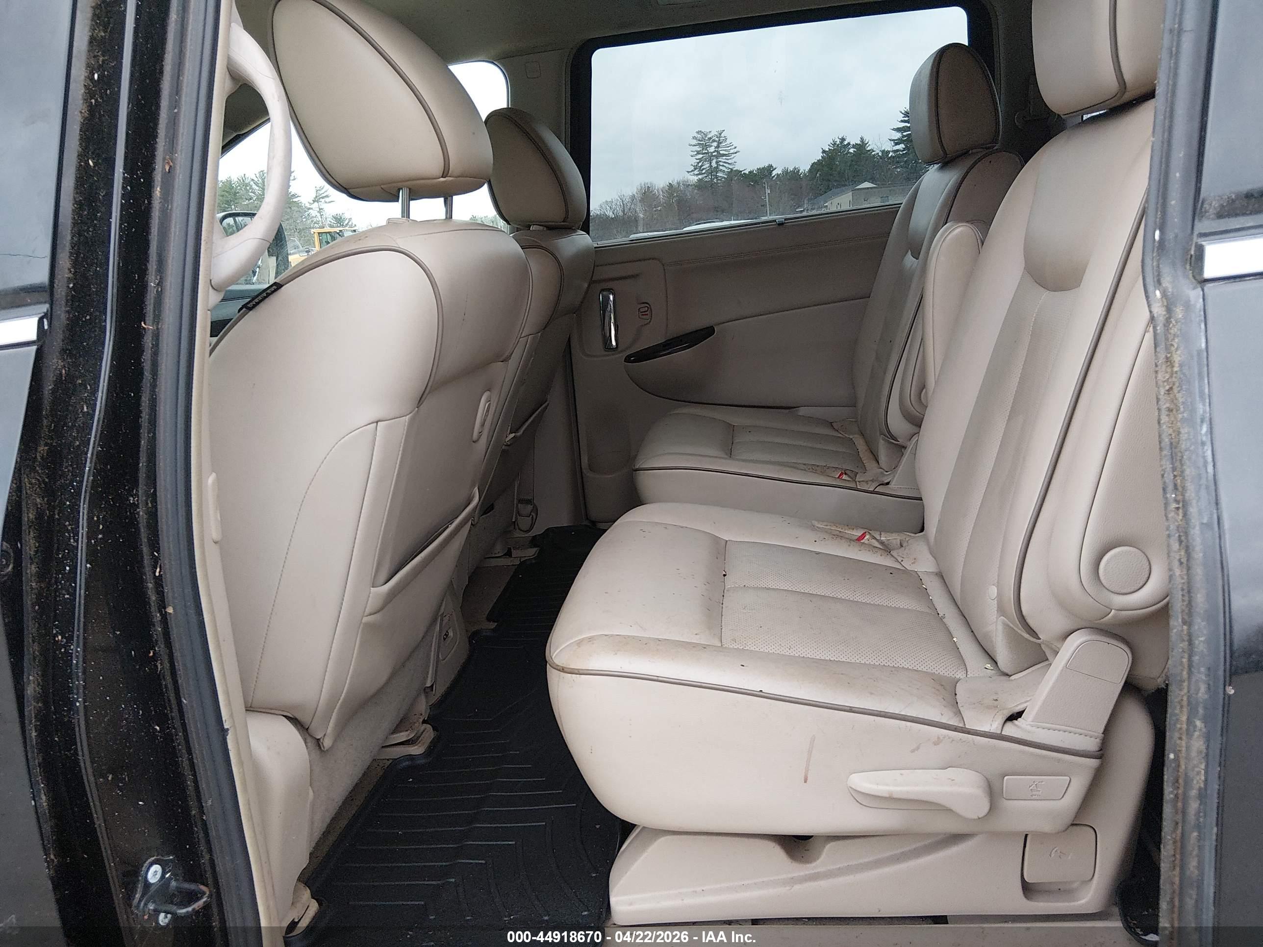 NISSAN QUEST image 8