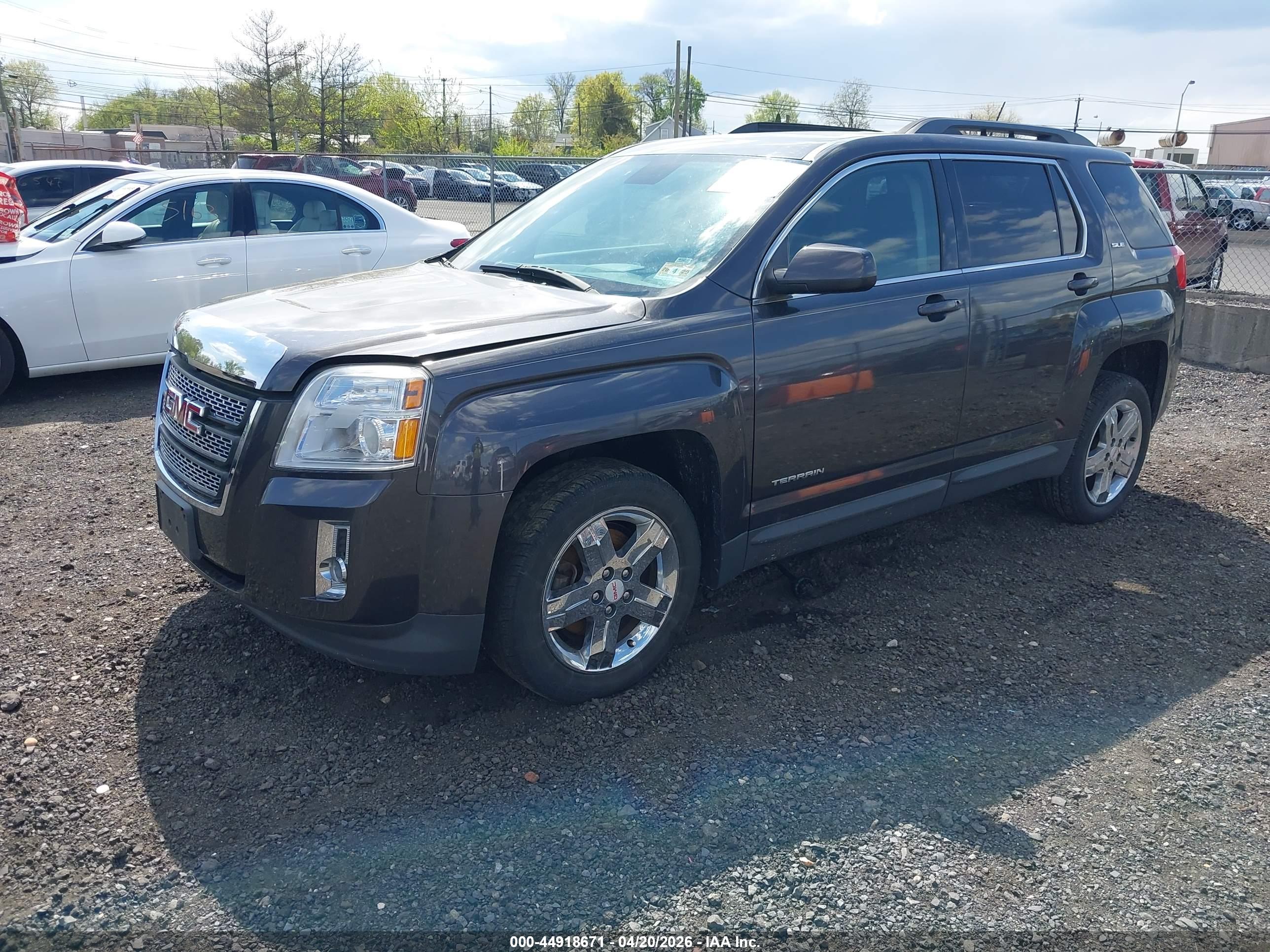GMC TERRAIN image 2