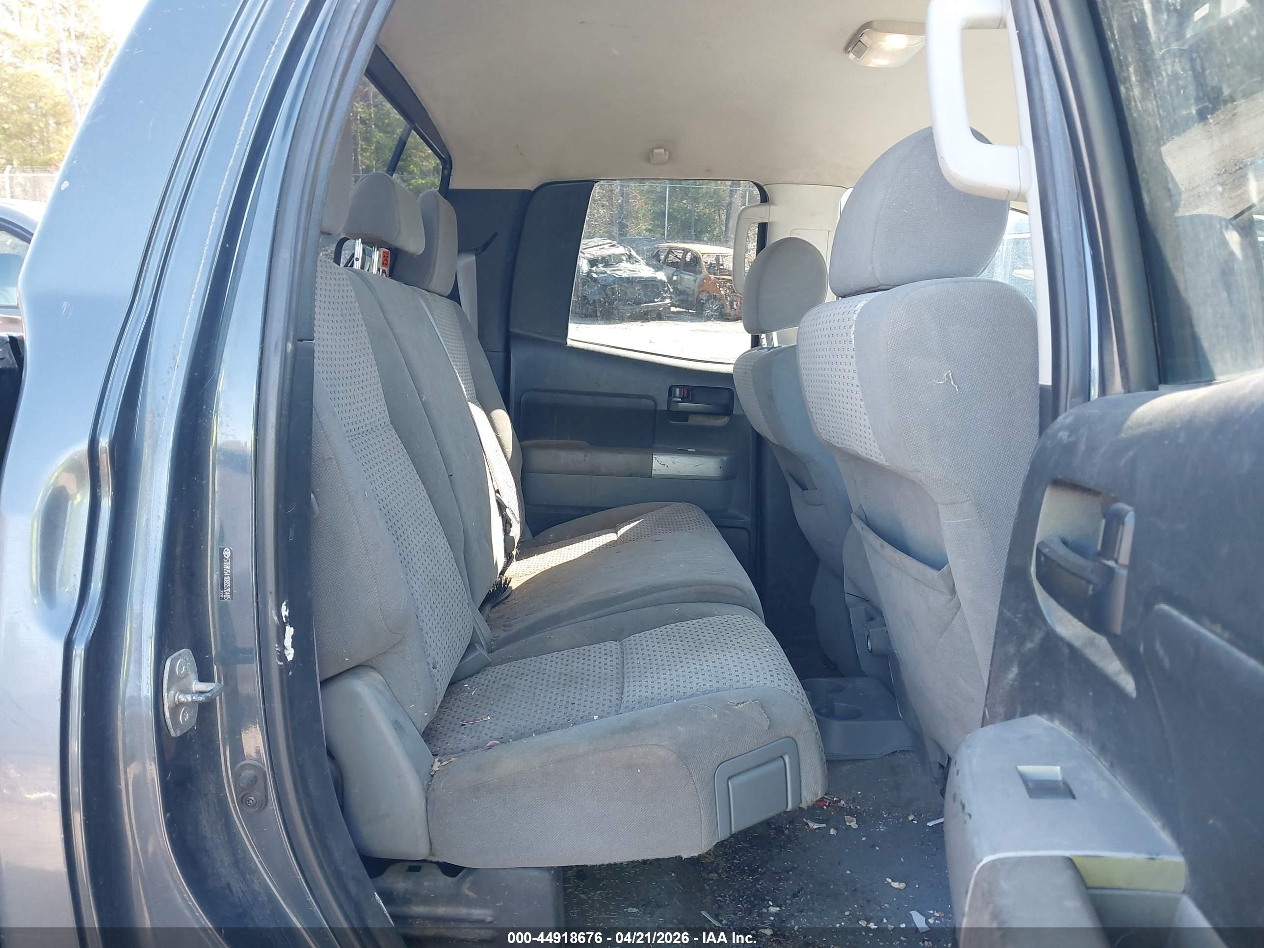 TOYOTA TUNDRA image 8