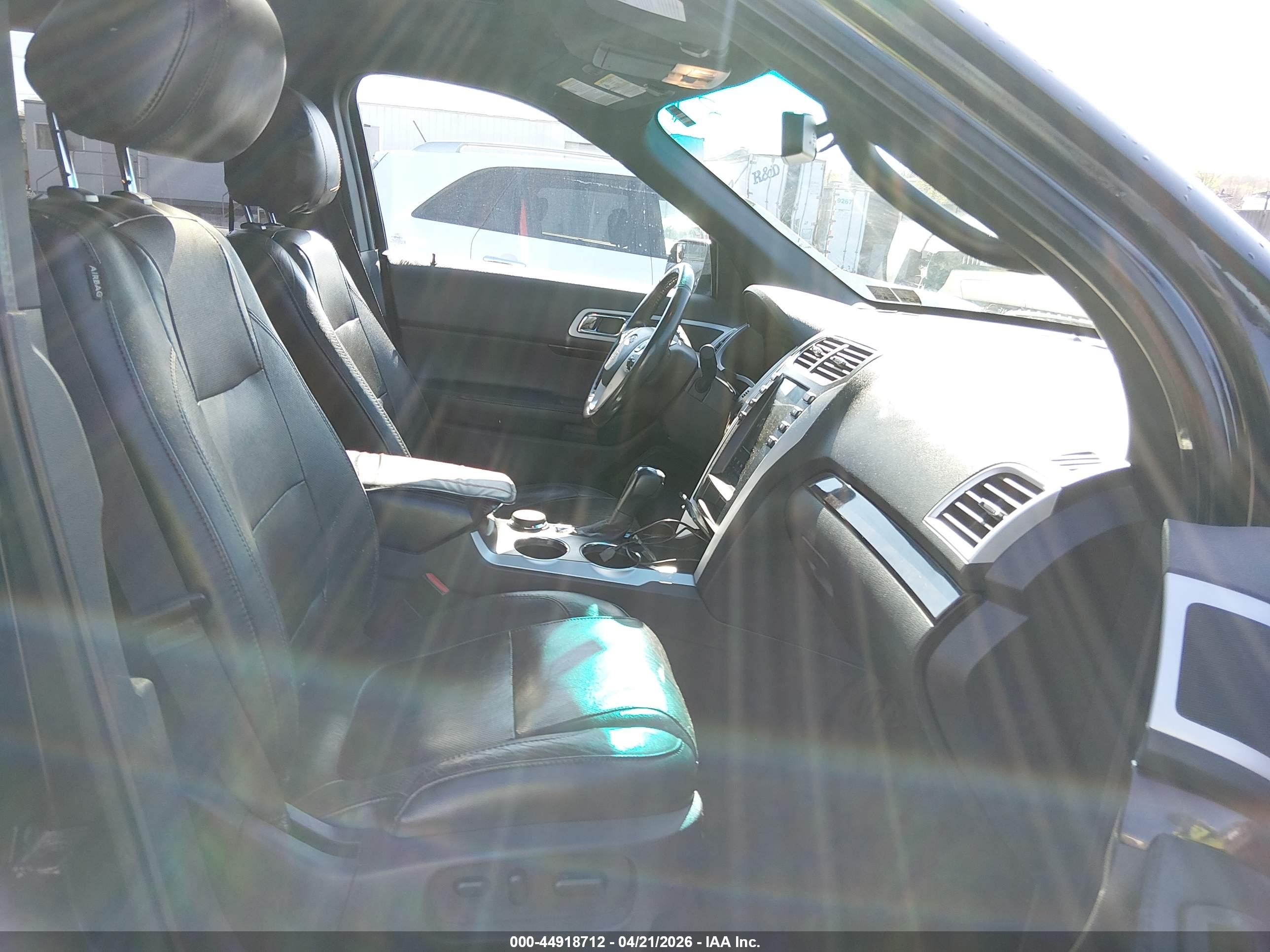 FORD EXPLORER image 5