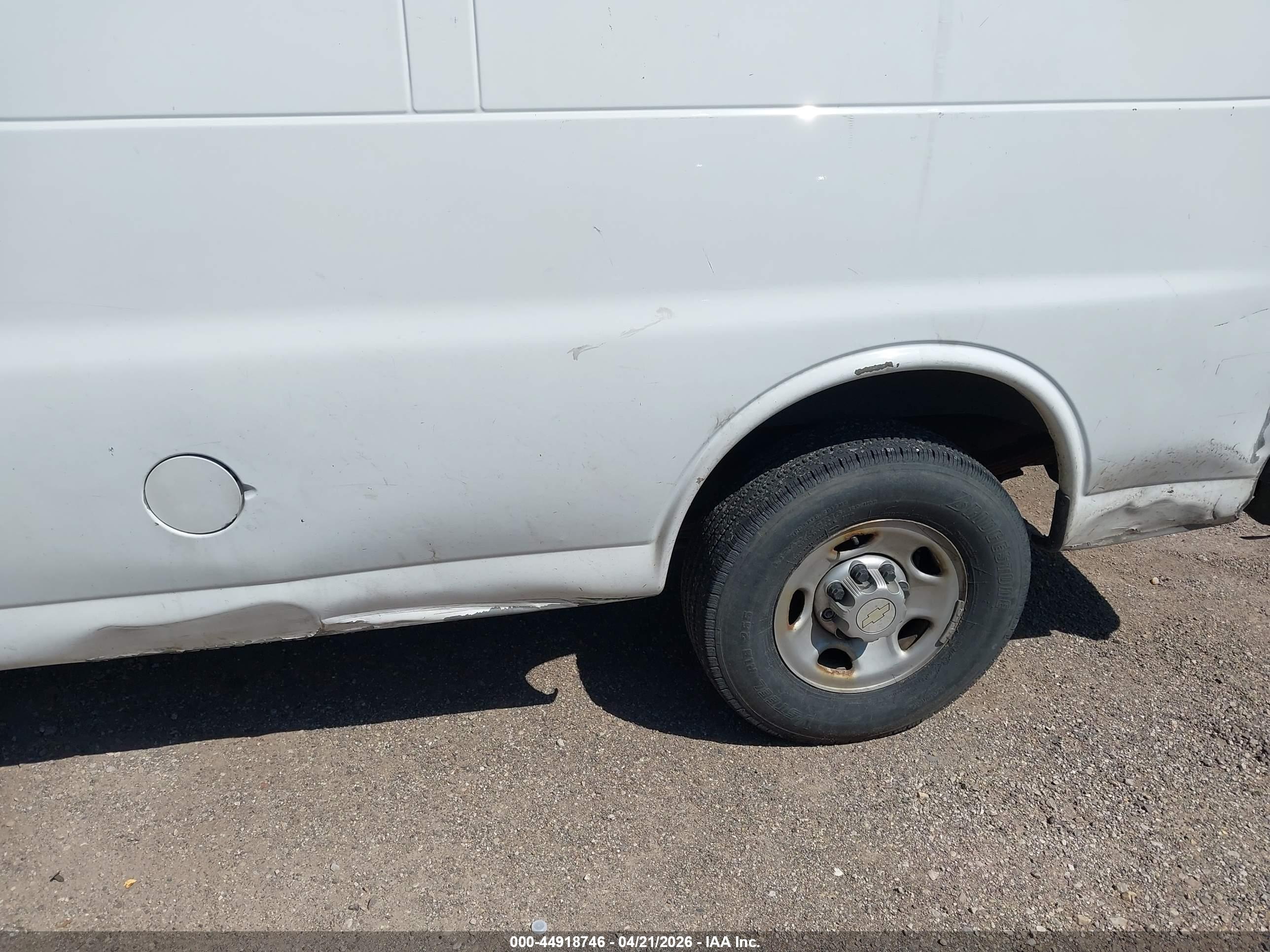 CHEVROLET EXPRESS image 6