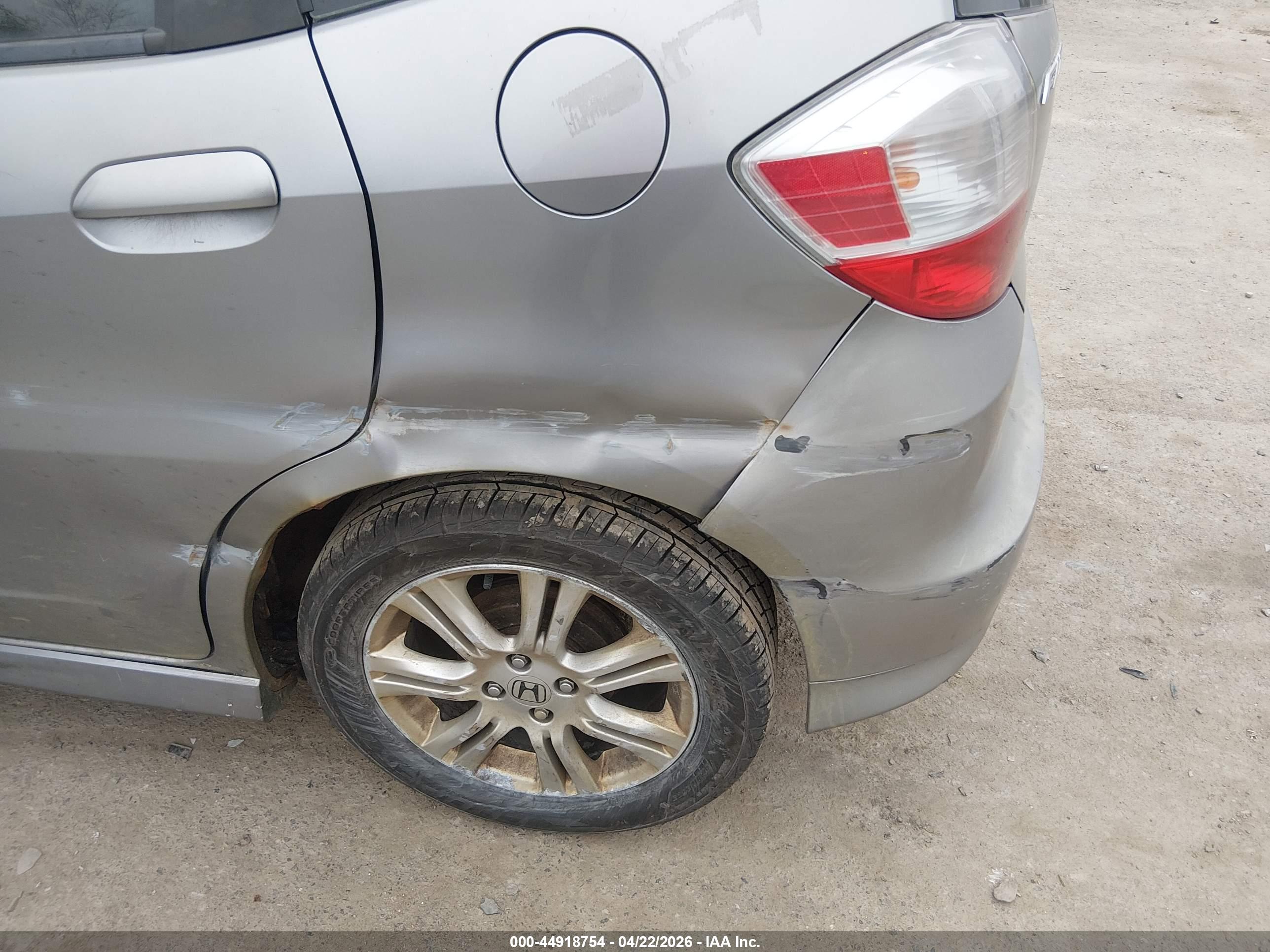 HONDA FIT image 6