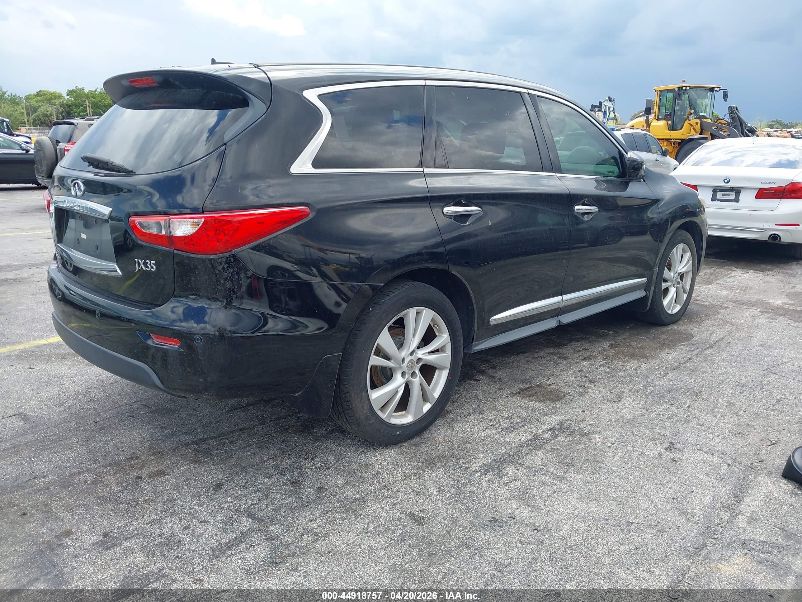 INFINITI JX35 image 4