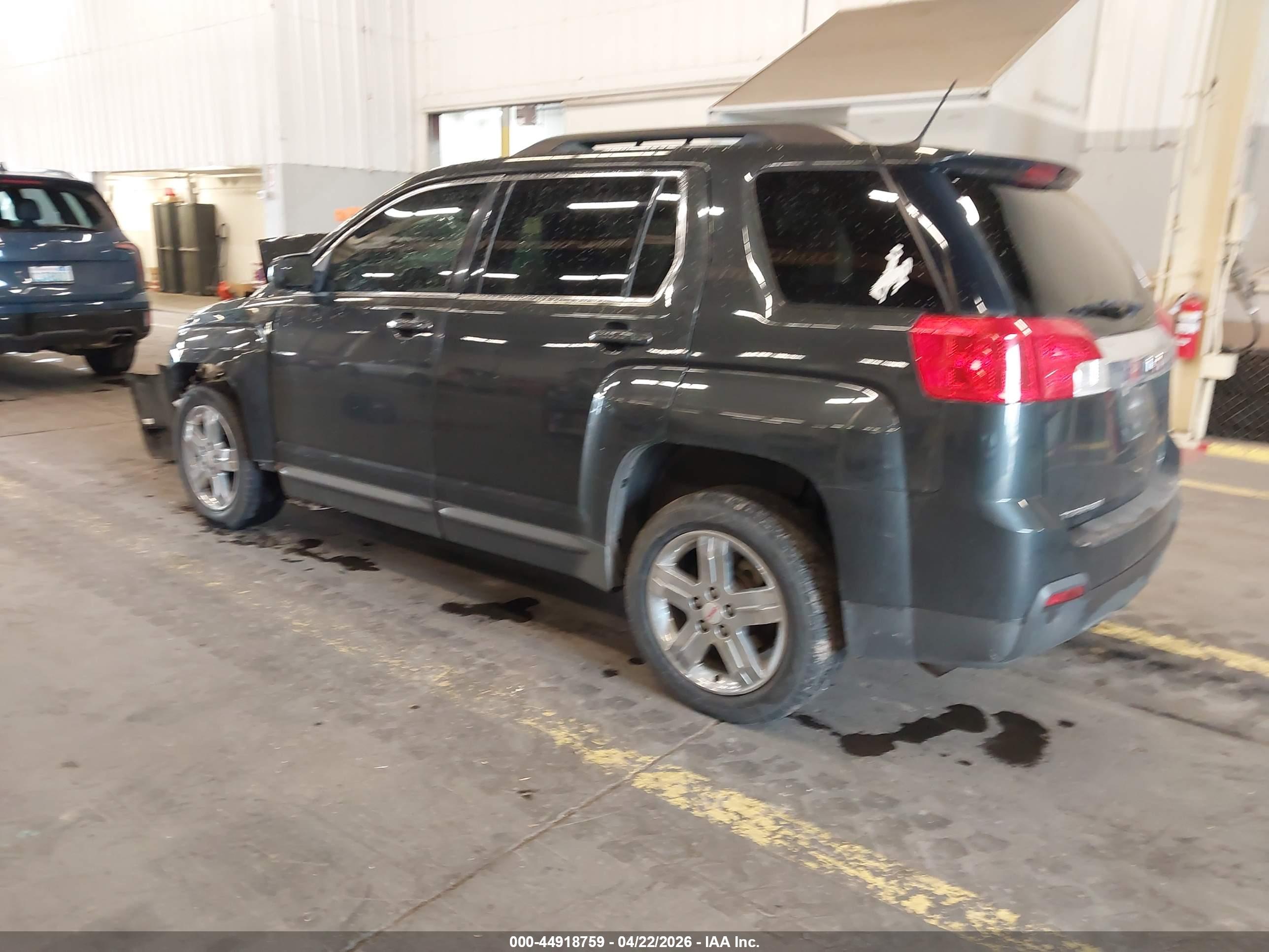 GMC TERRAIN image 3