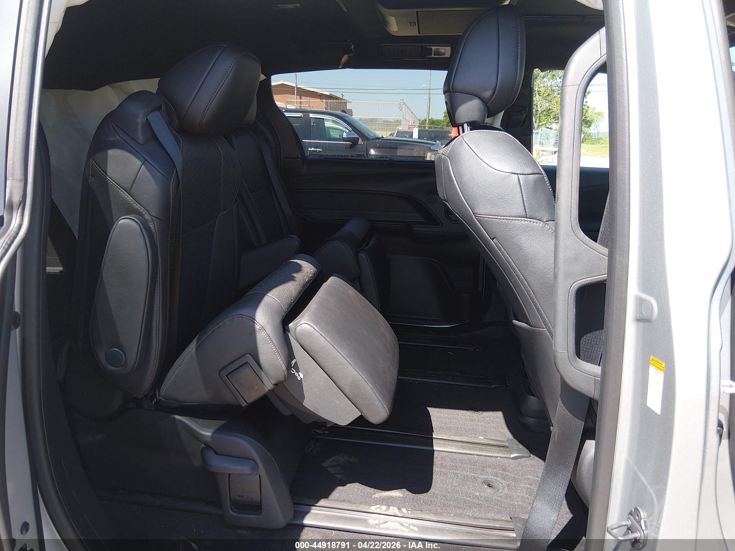 TOYOTA SIENNA image 8