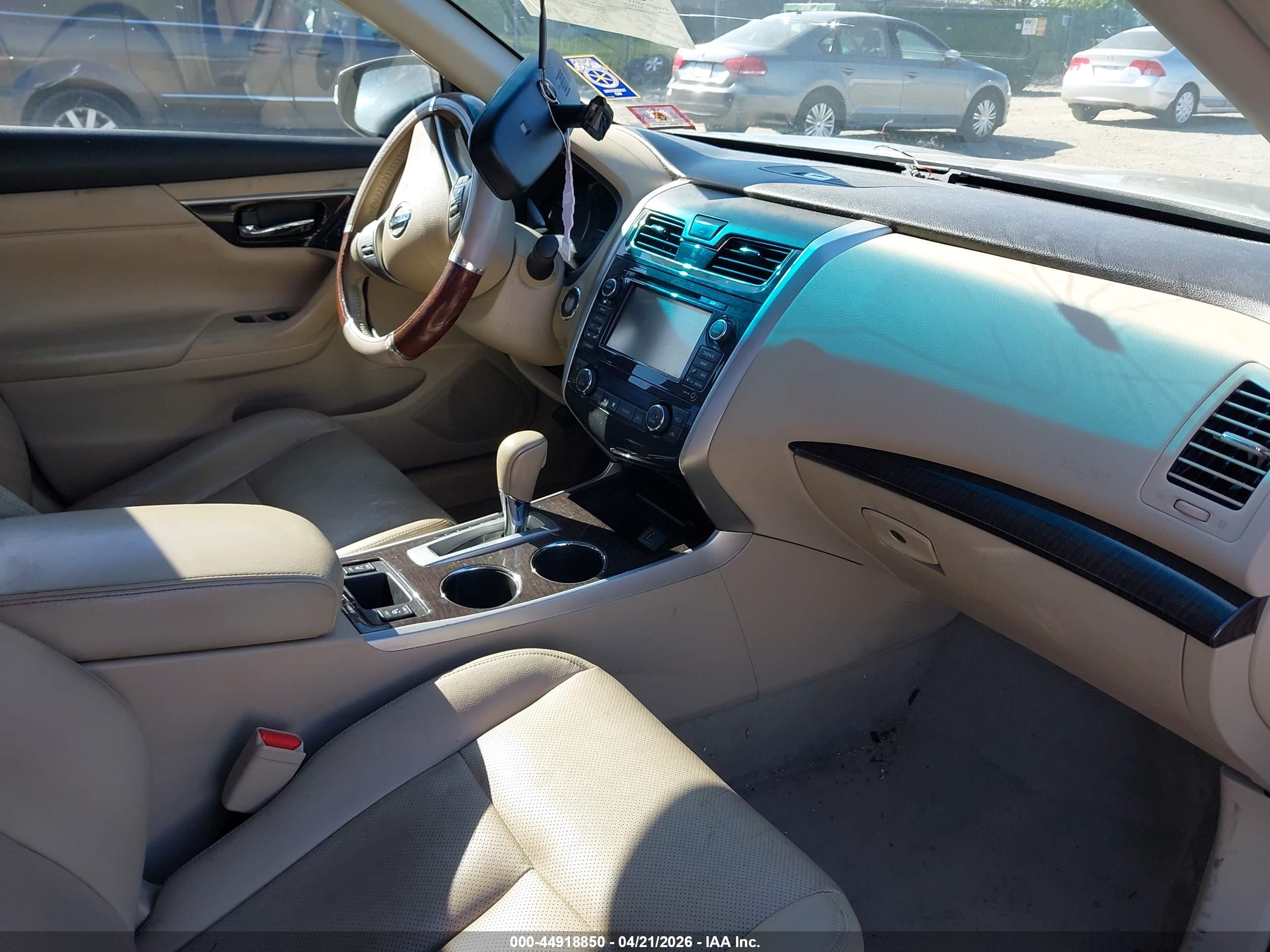 NISSAN ALTIMA image 5