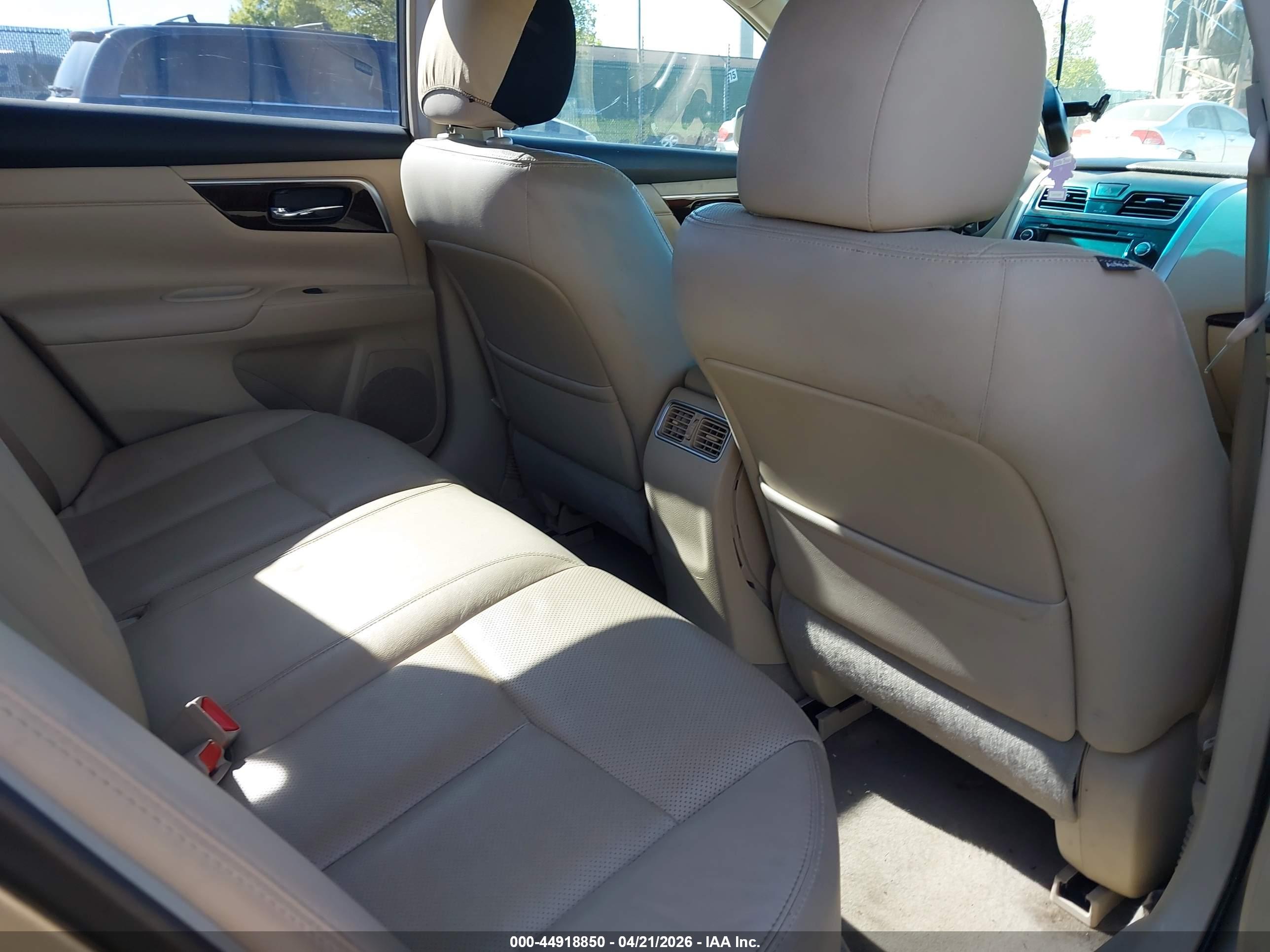 NISSAN ALTIMA image 8