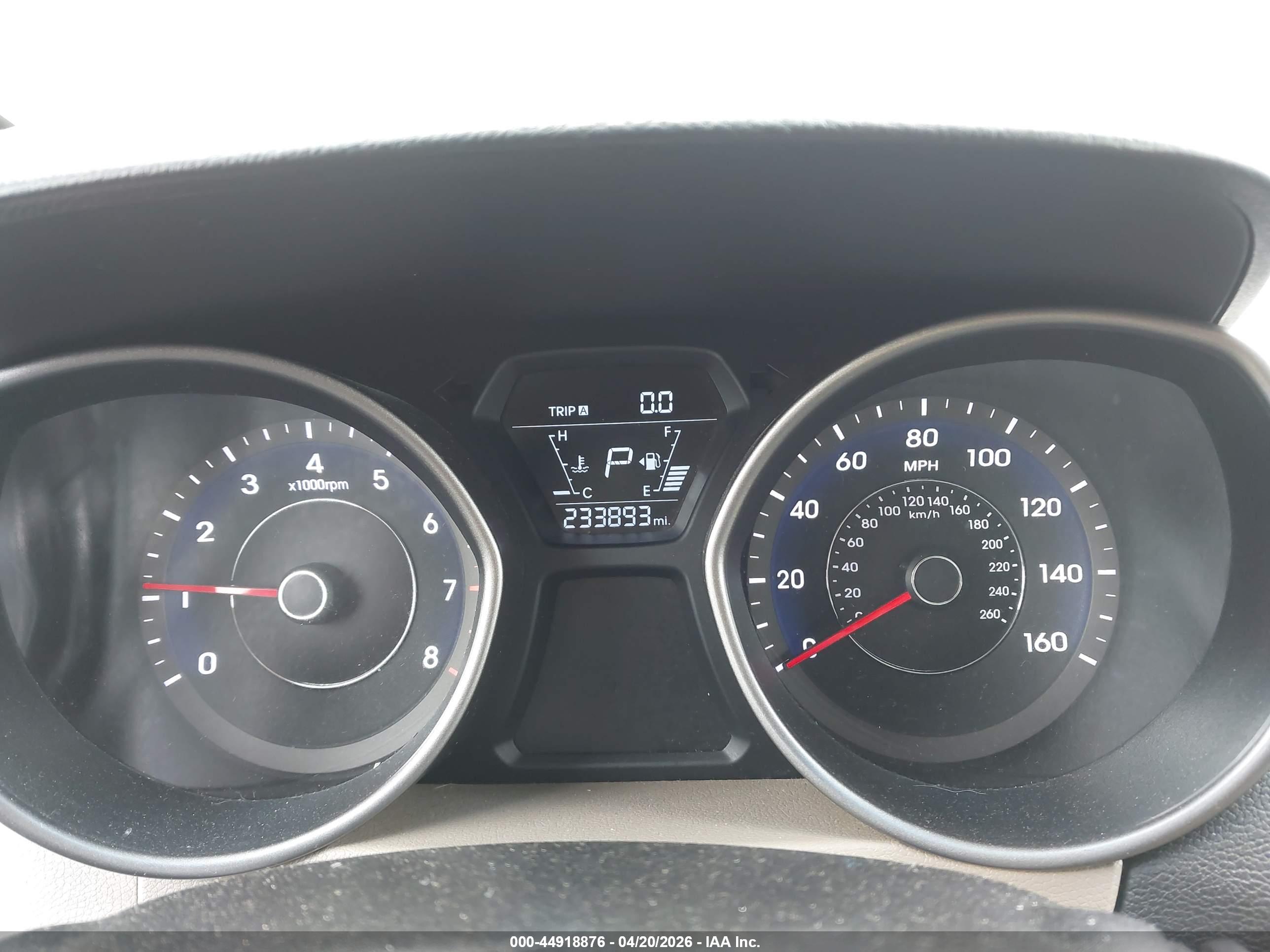 HYUNDAI ELANTRA image 7
