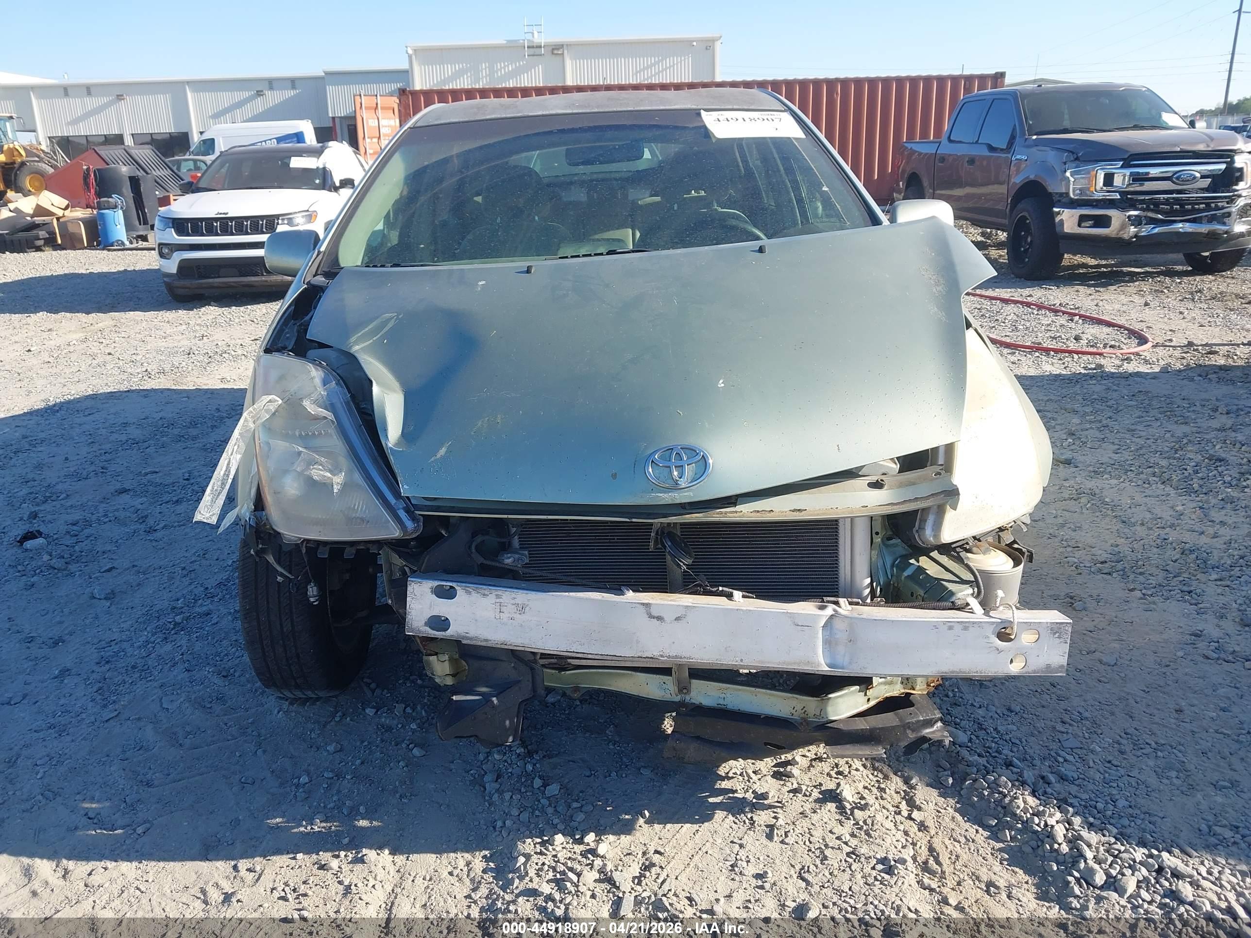 TOYOTA PRIUS image 6