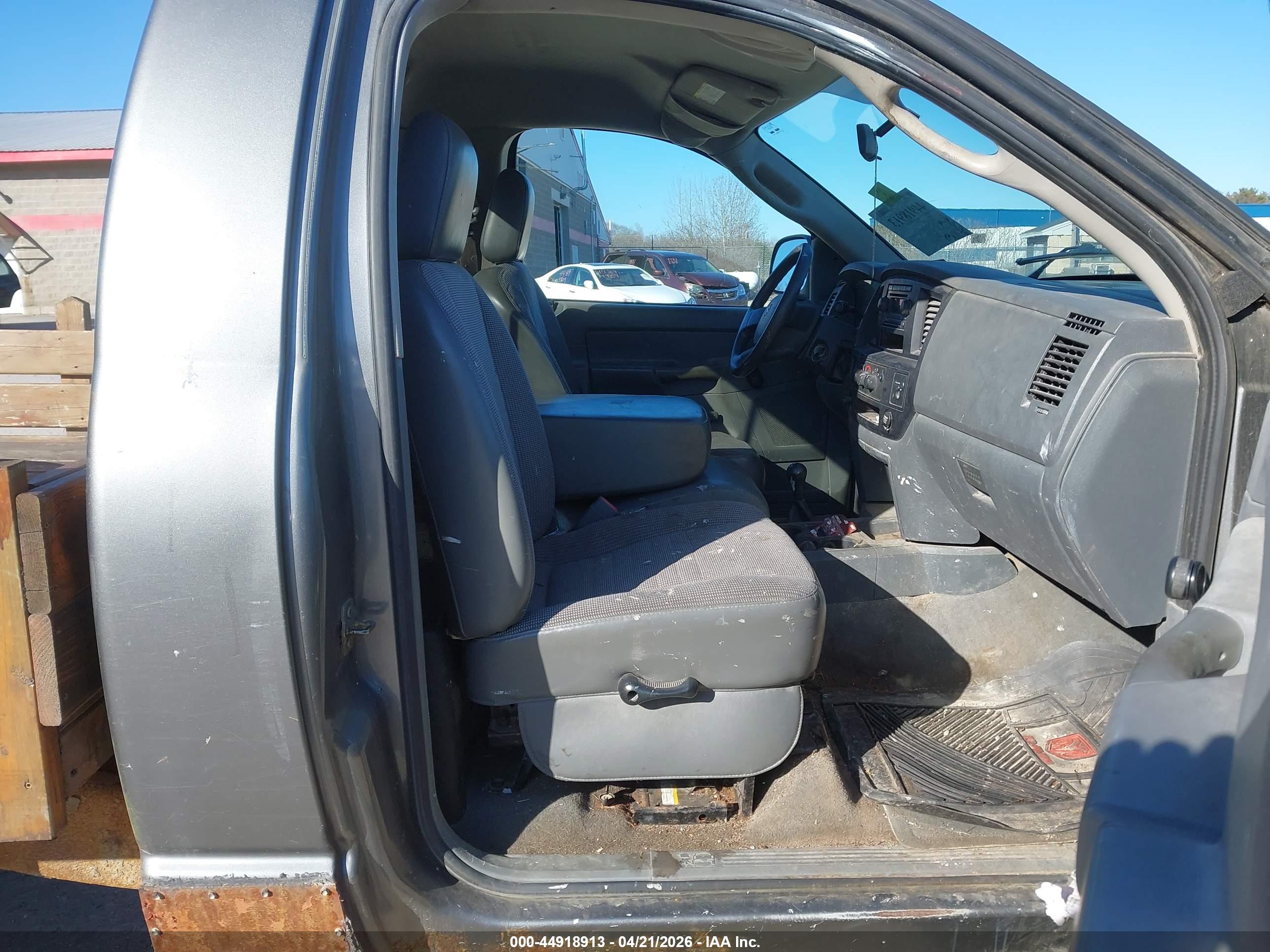 DODGE RAM image 5