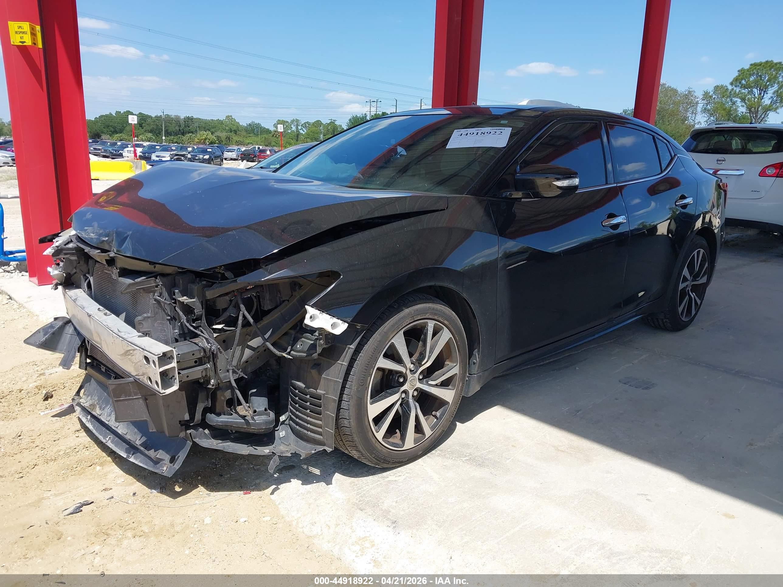 NISSAN MAXIMA image 2