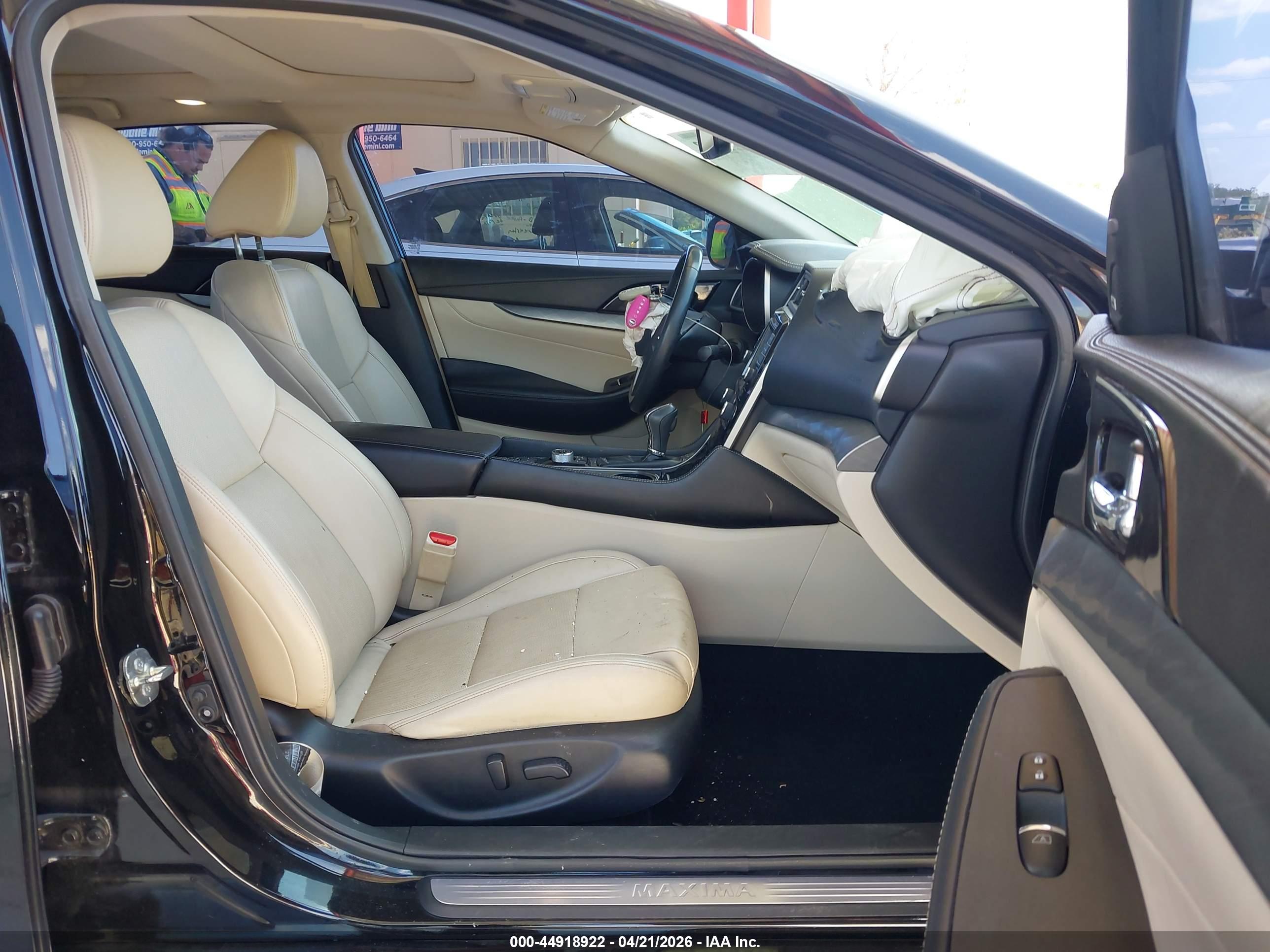 NISSAN MAXIMA image 5