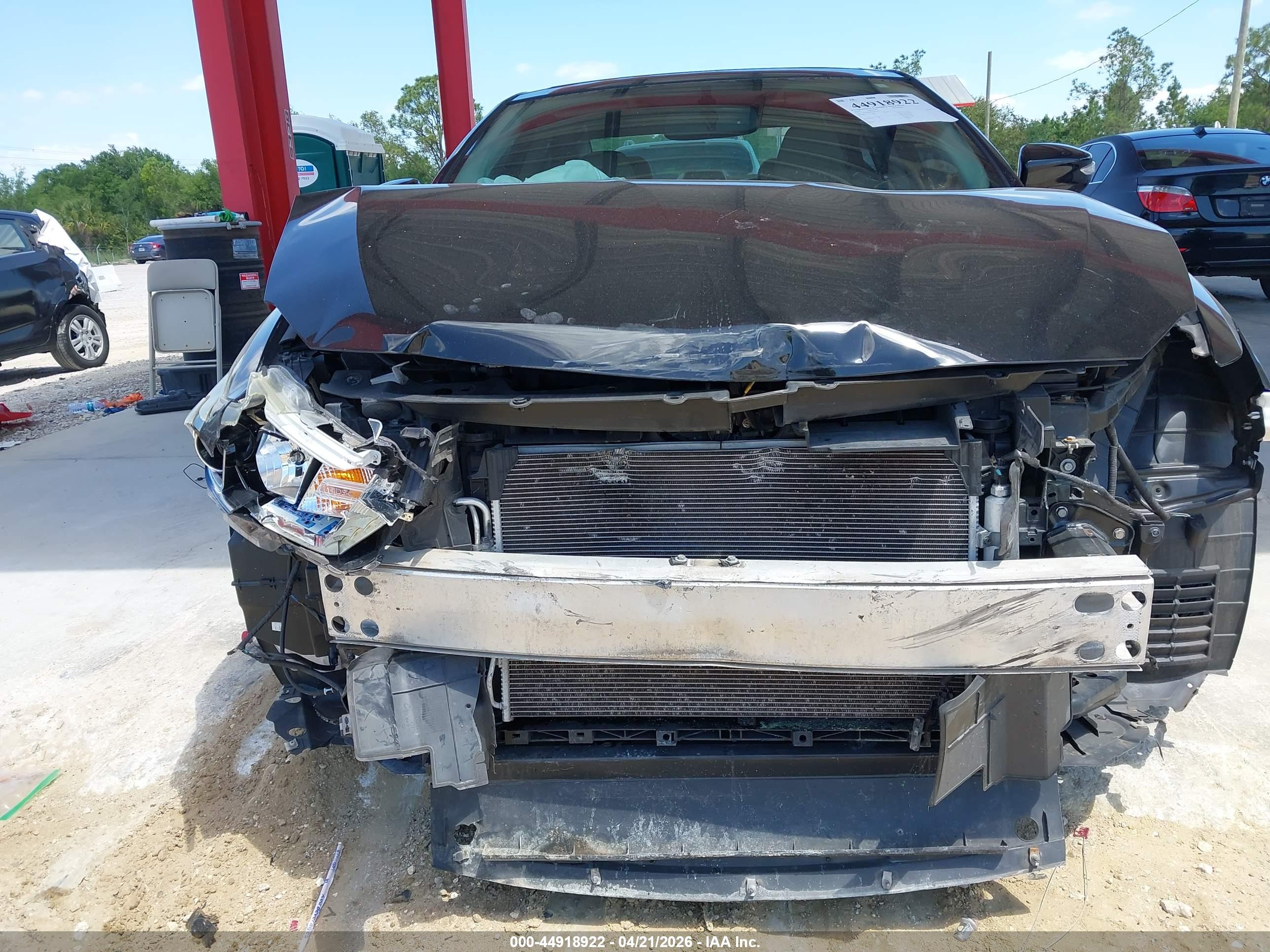 NISSAN MAXIMA image 6