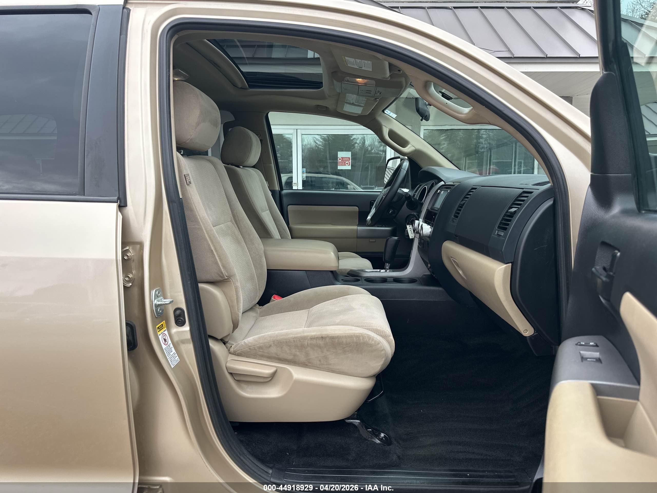 TOYOTA SEQUOIA image 5