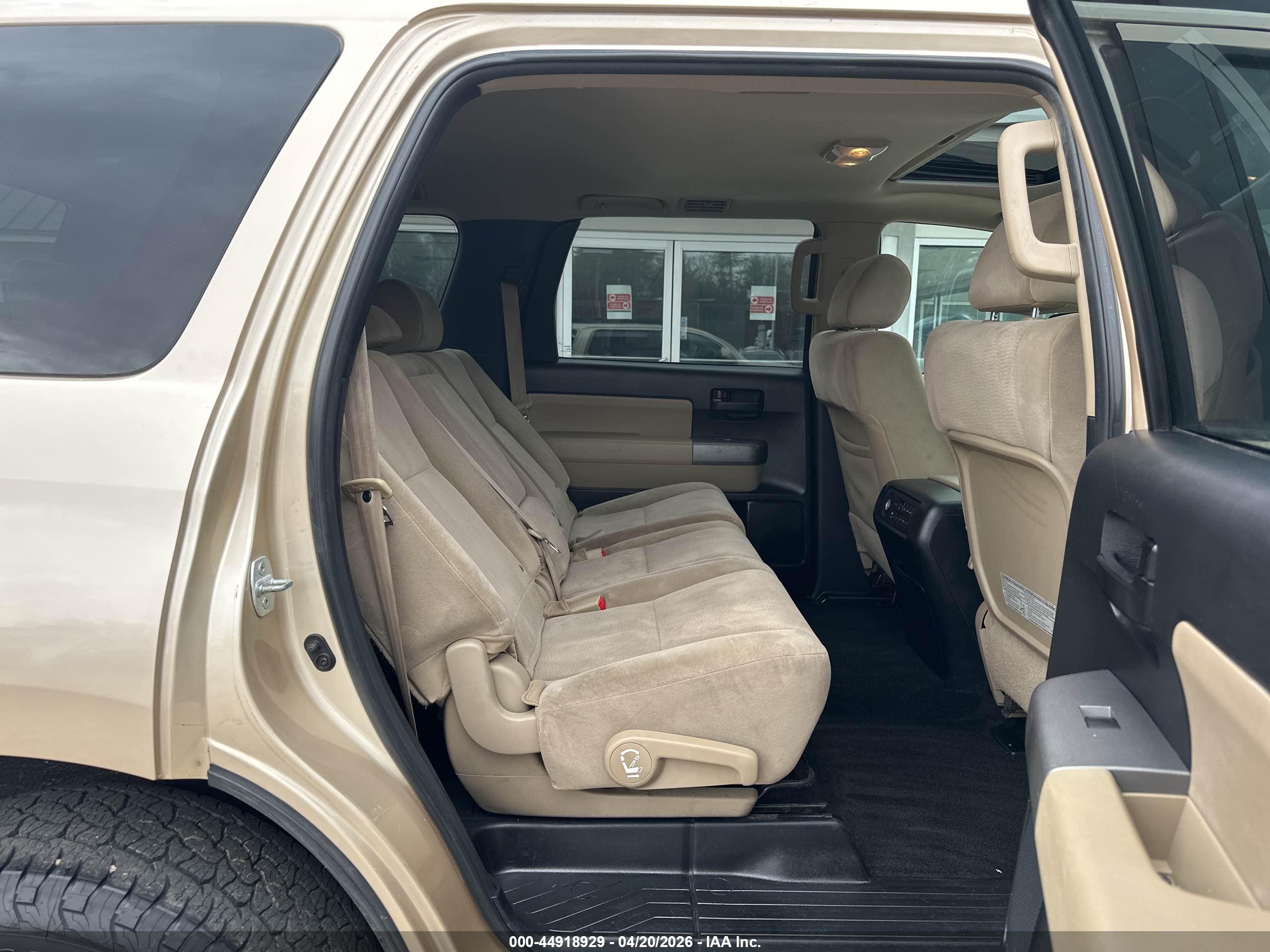 TOYOTA SEQUOIA image 8