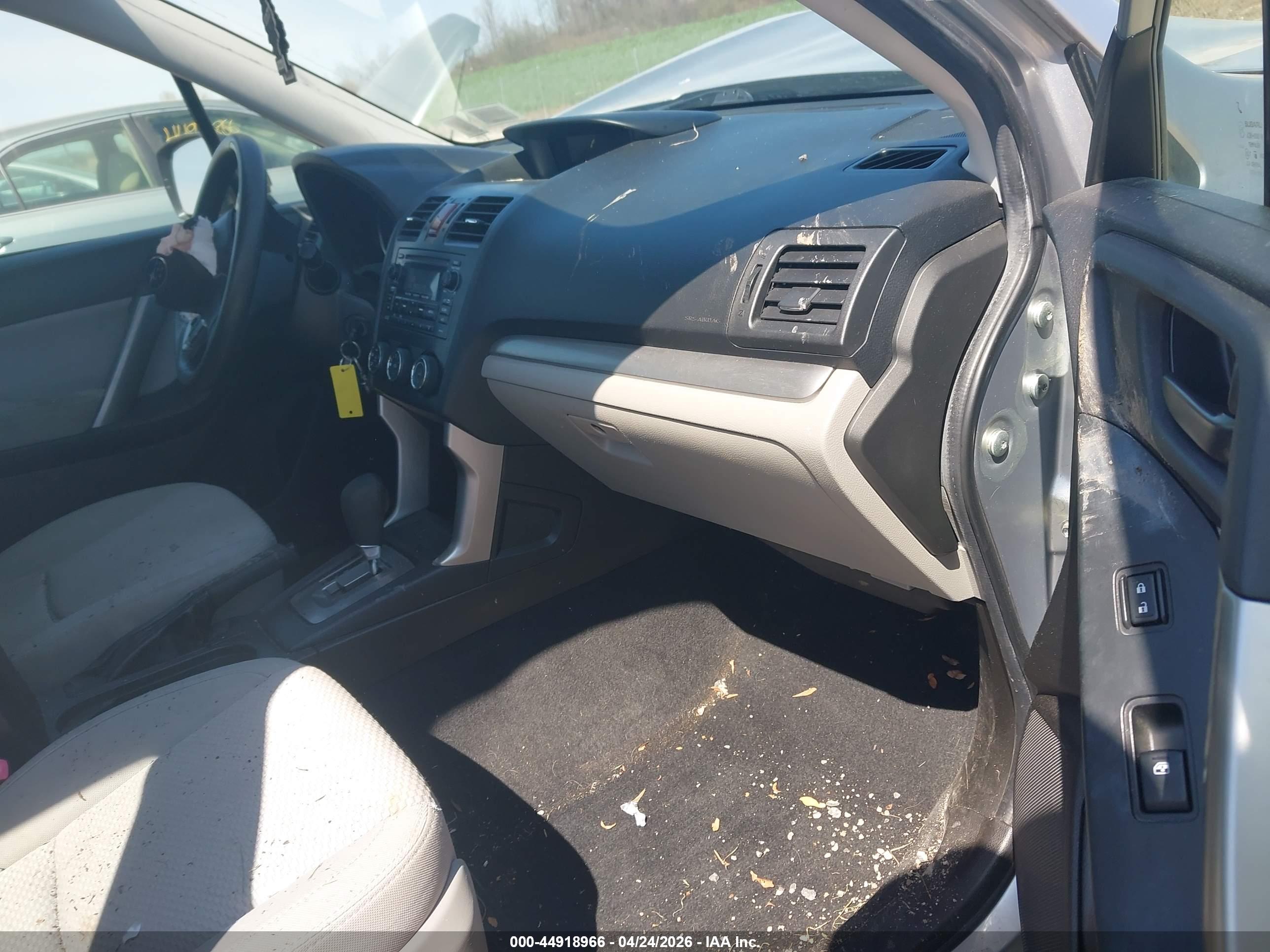 SUBARU FORESTER image 5