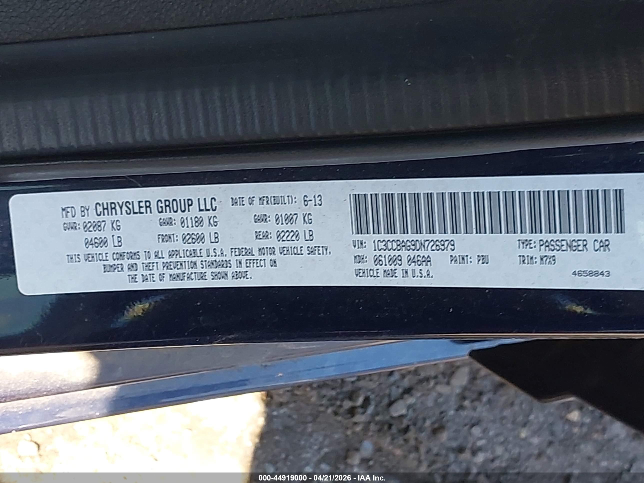 CHRYSLER 200 image 9