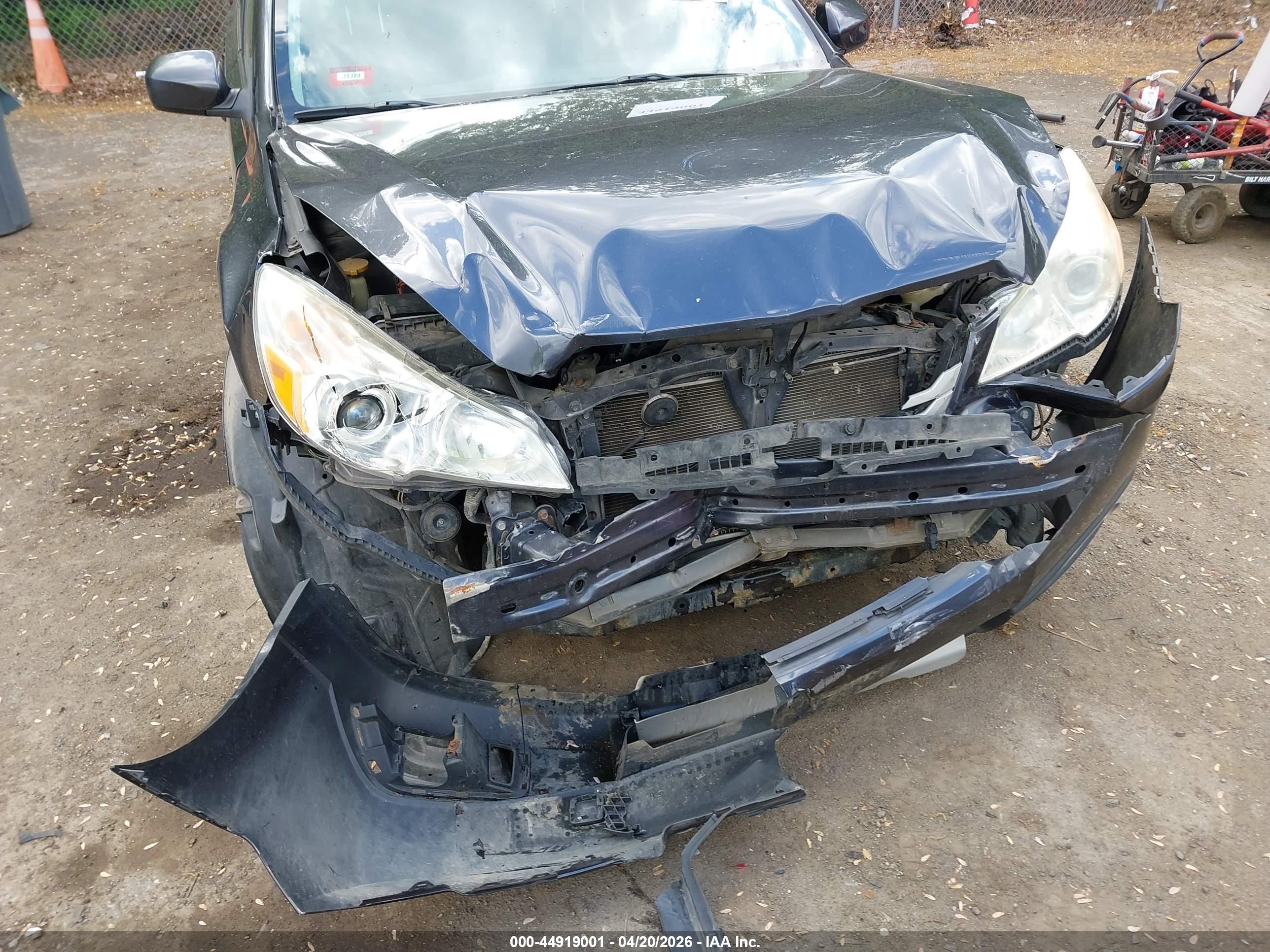 SUBARU OUTBACK image 6
