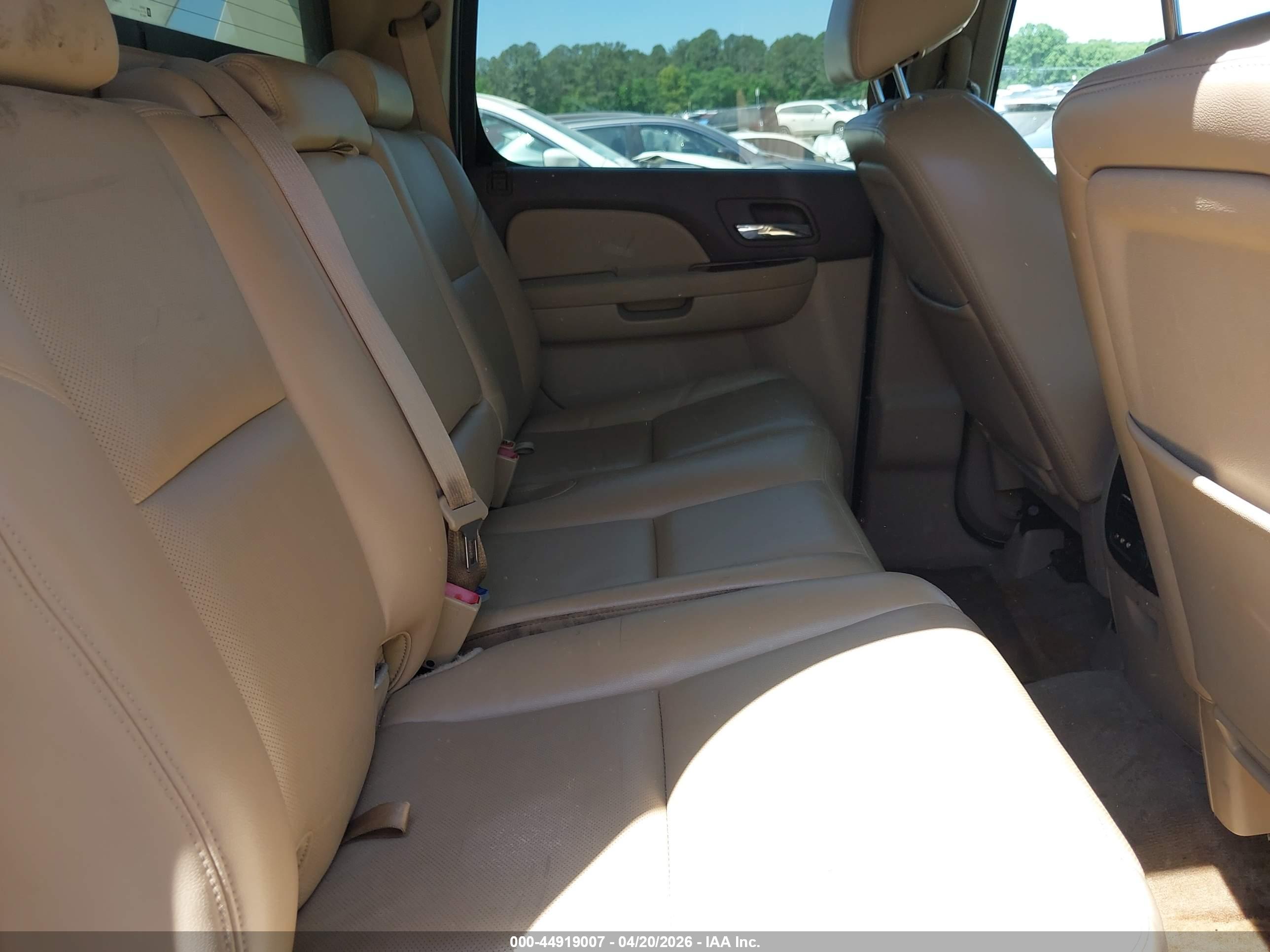 CHEVROLET AVALANCHE image 8