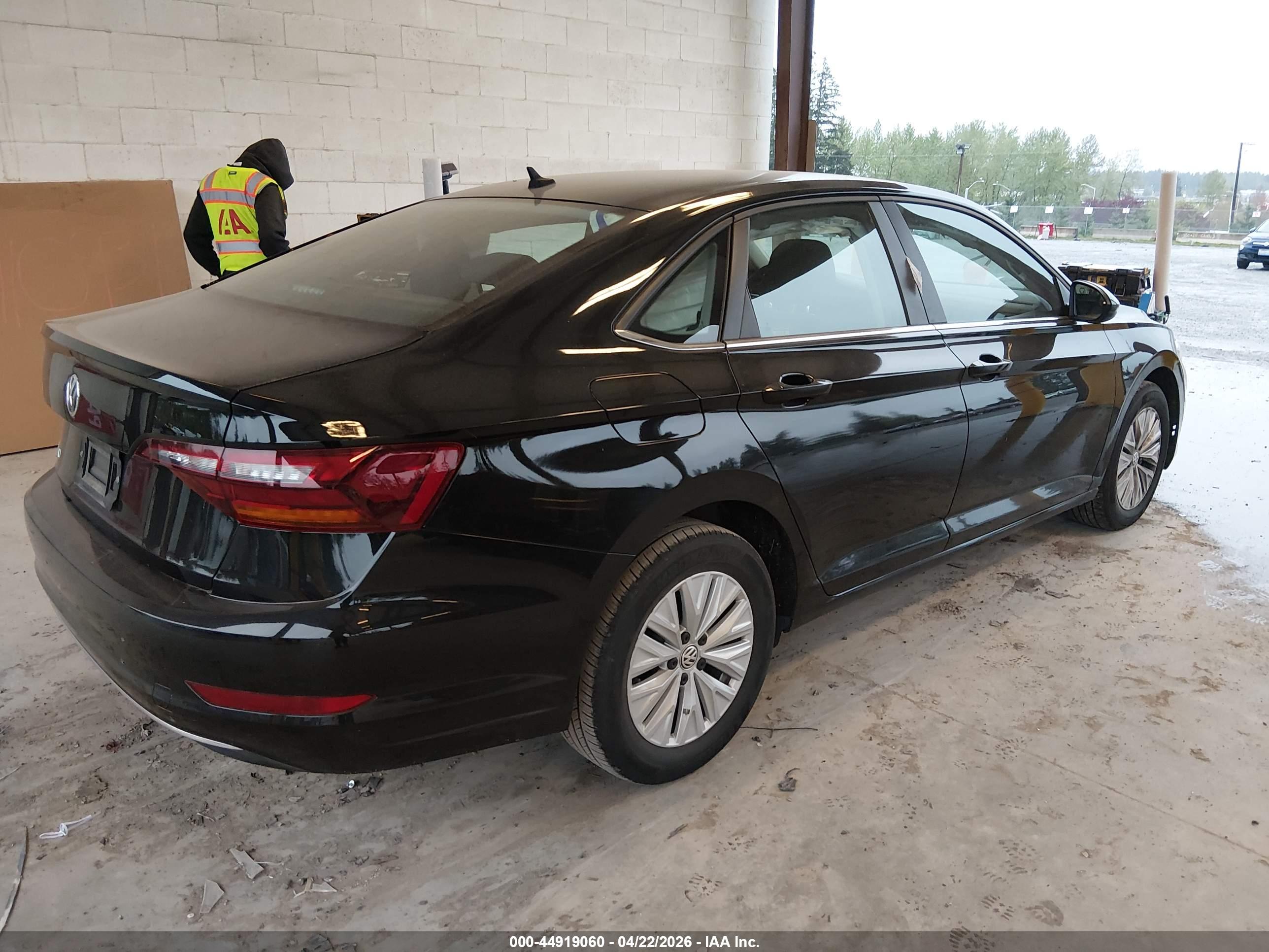 VOLKSWAGEN JETTA image 4