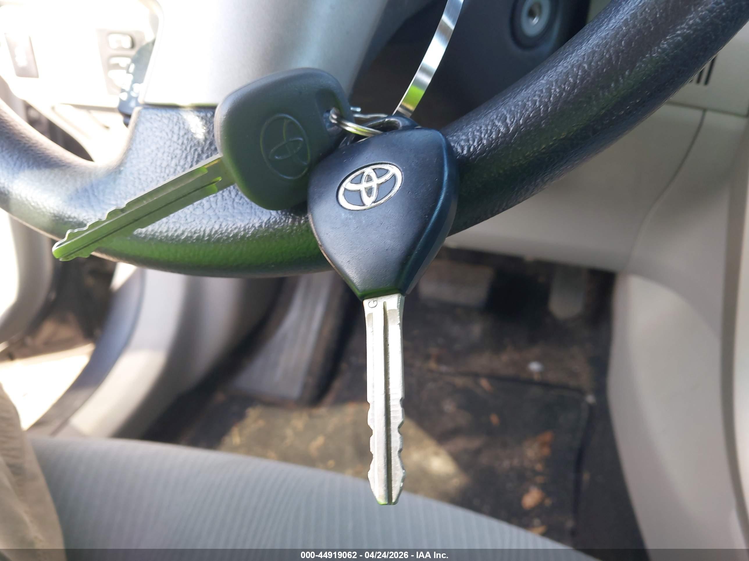 TOYOTA COROLLA image 11