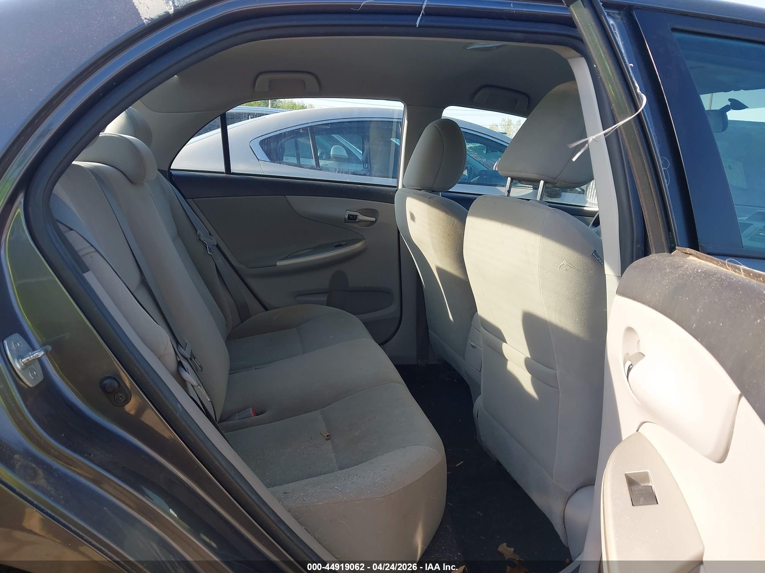 TOYOTA COROLLA image 8