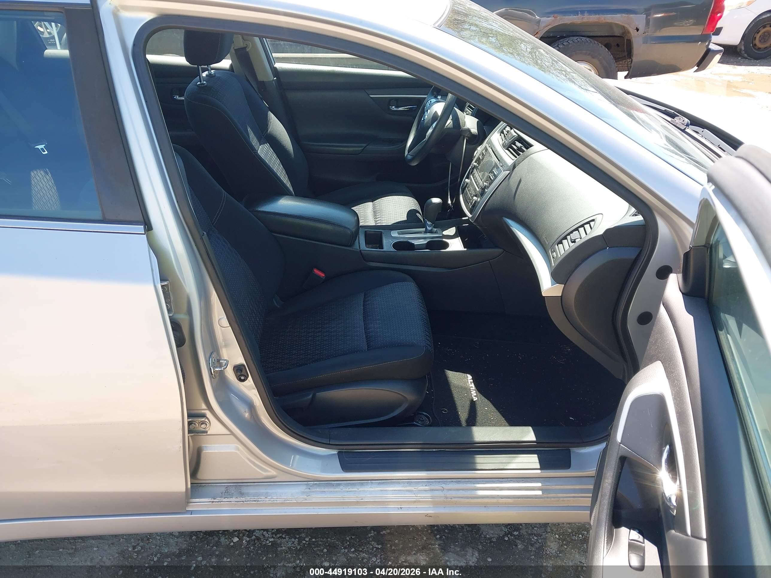 NISSAN ALTIMA image 5