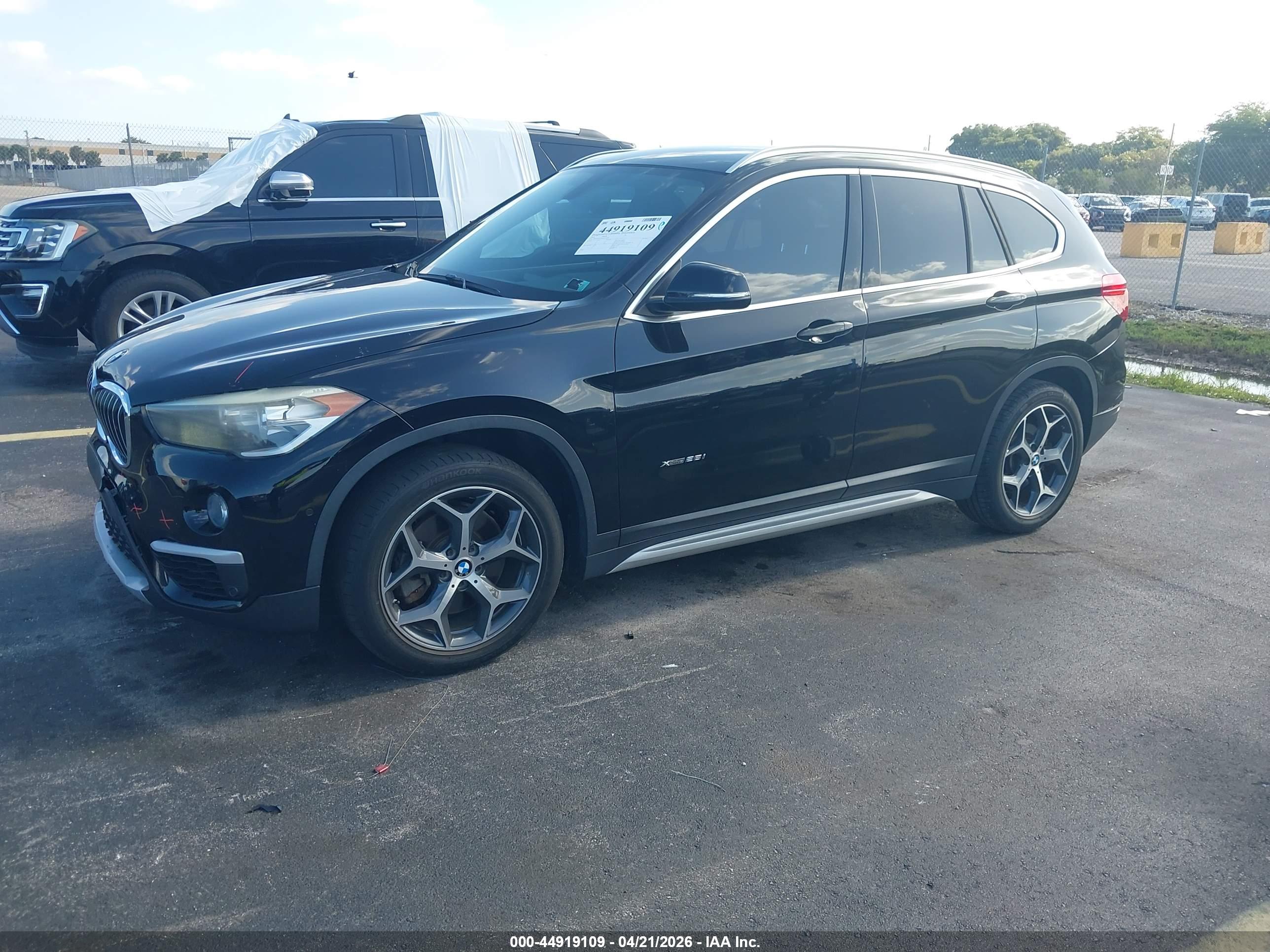 BMW X1 image 2