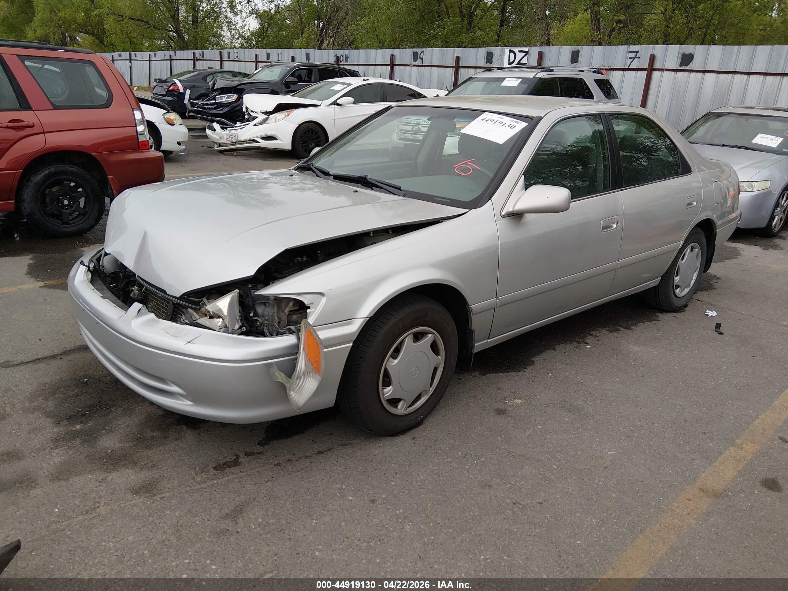 TOYOTA CAMRY image 2
