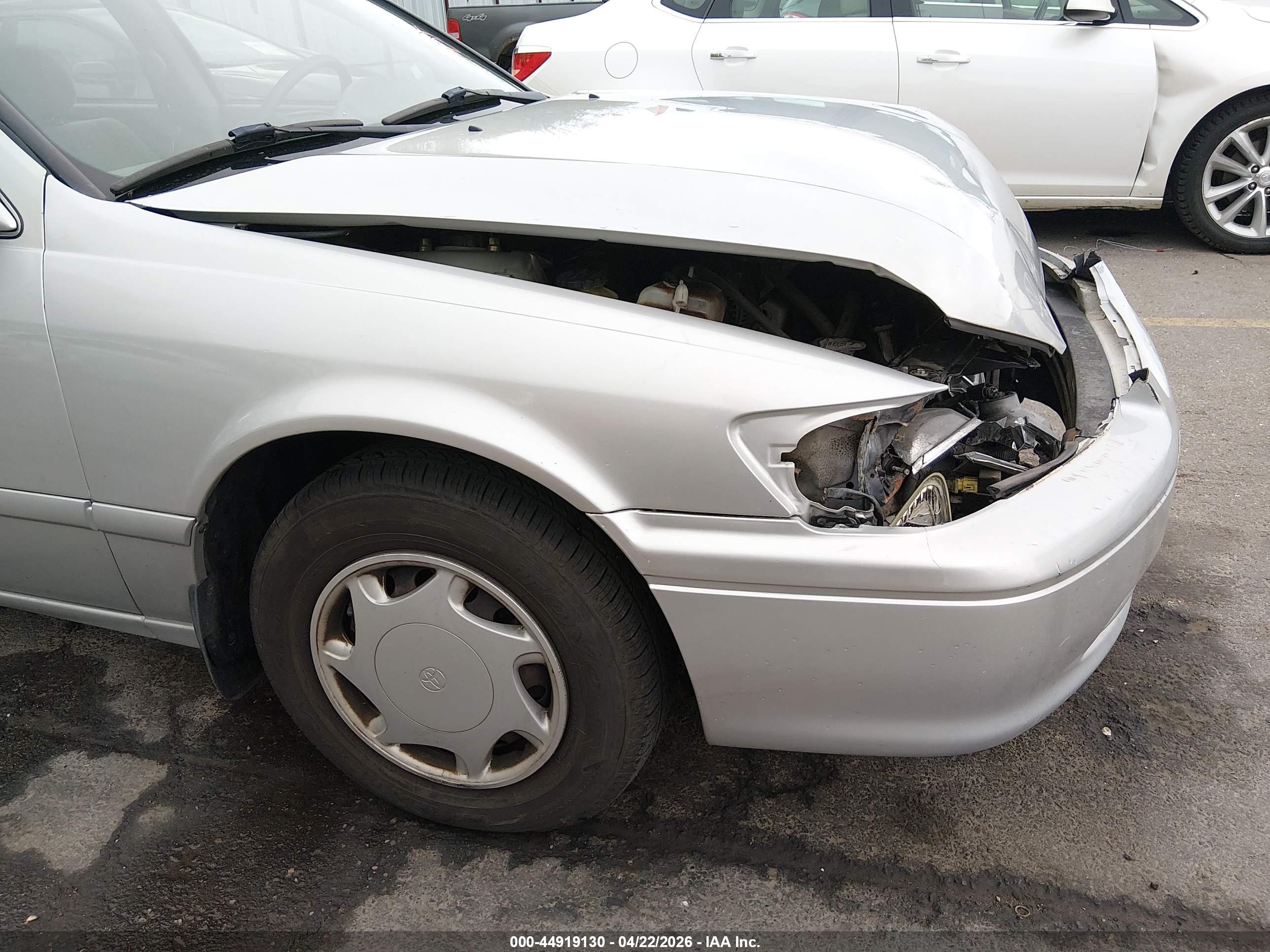 TOYOTA CAMRY image 6