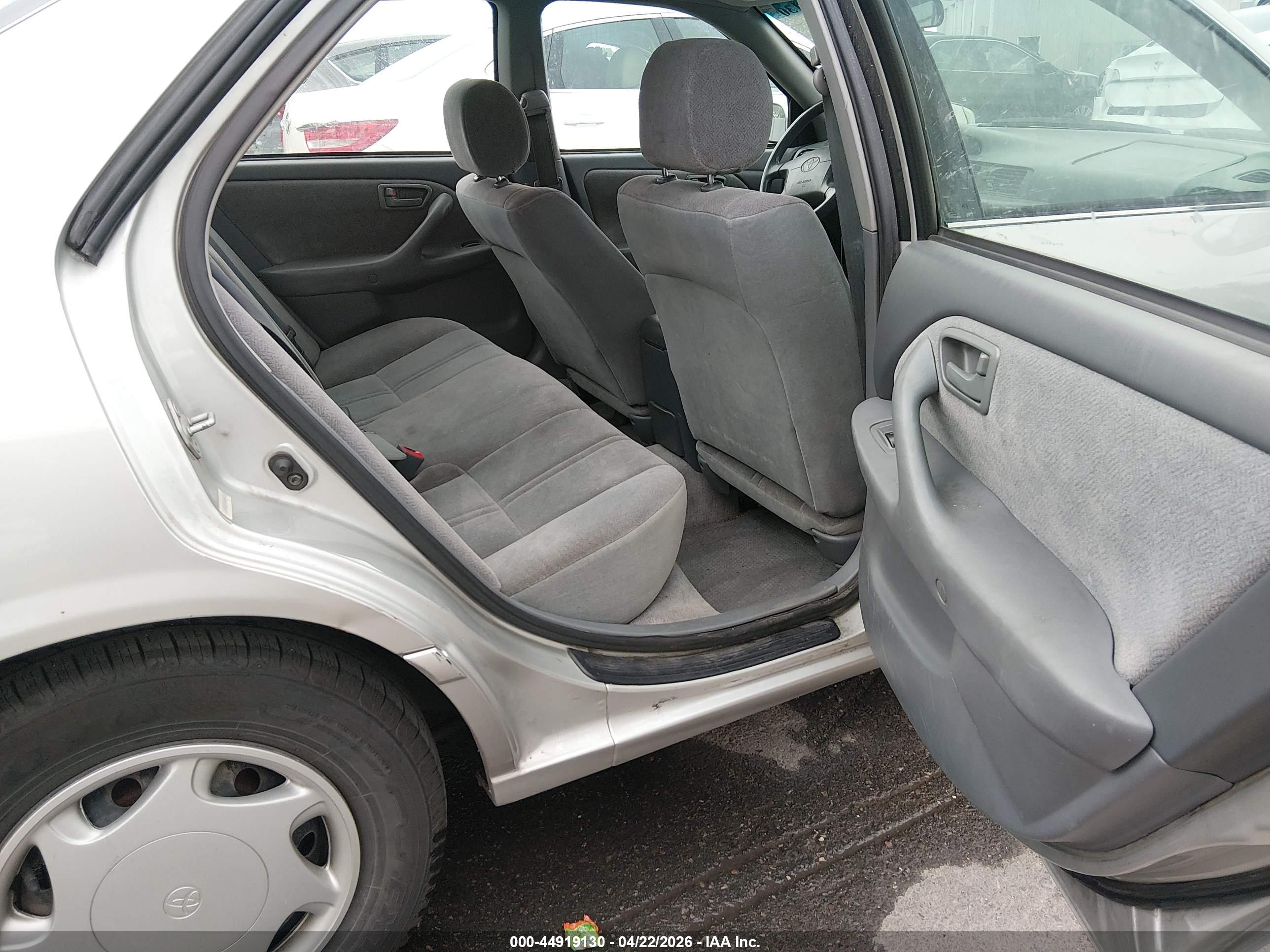 TOYOTA CAMRY image 8