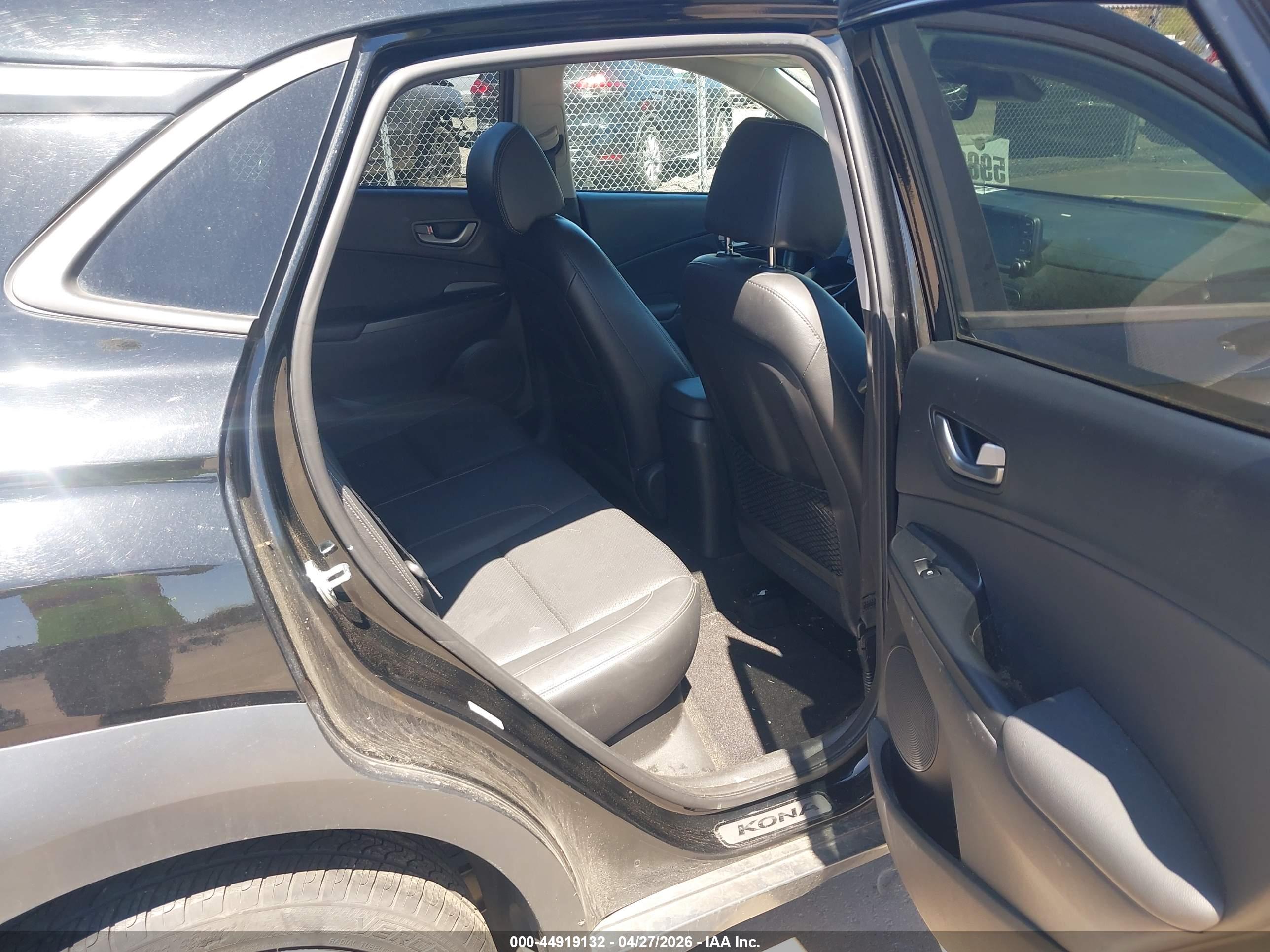 HYUNDAI KONA image 8