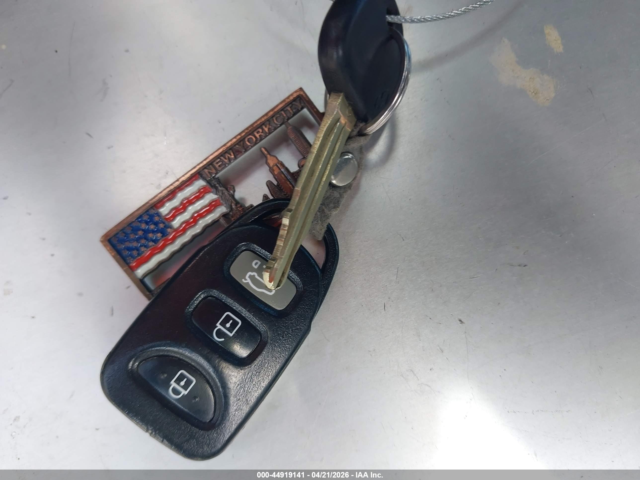 HYUNDAI ELANTRA image 11