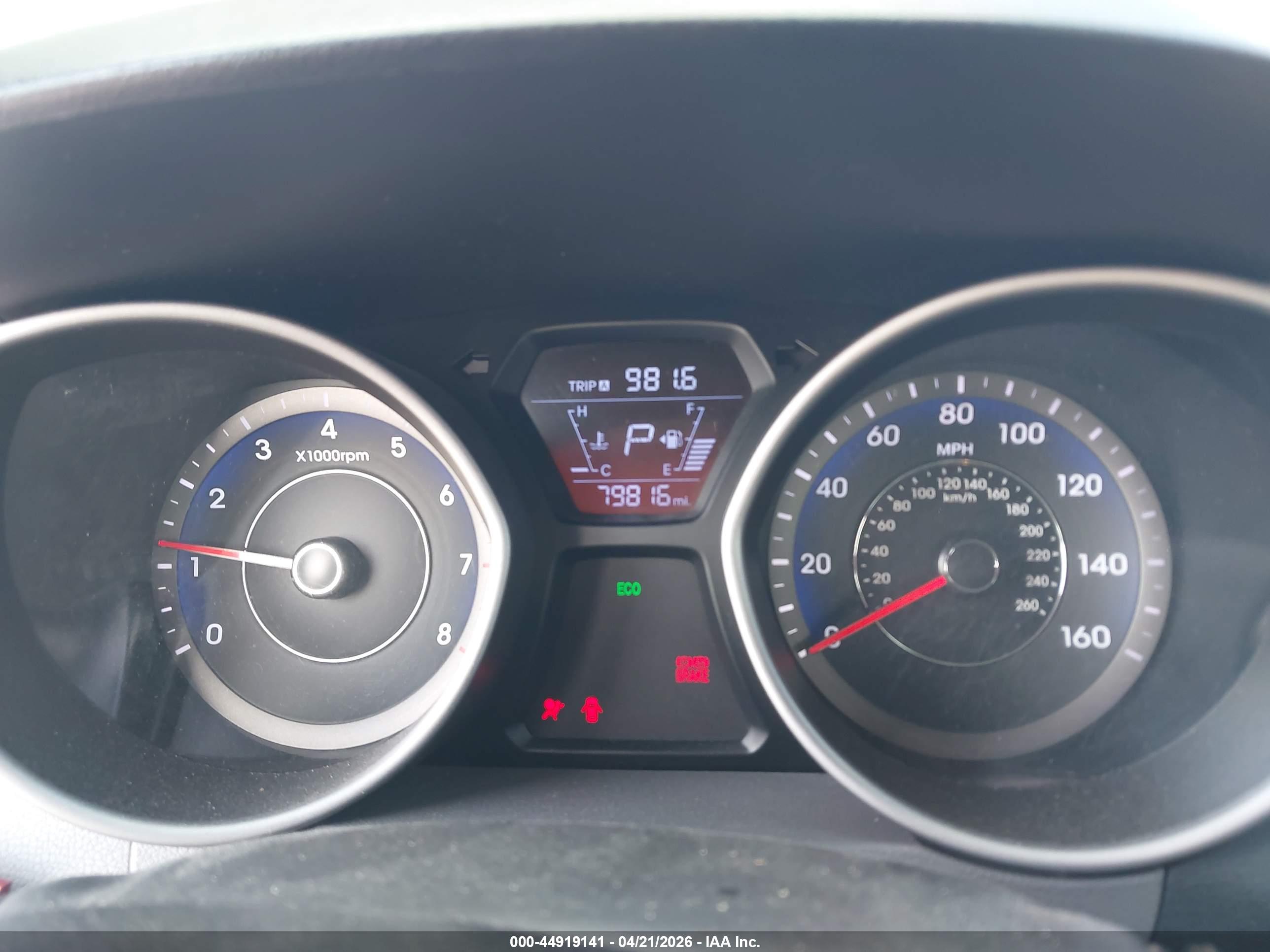 HYUNDAI ELANTRA image 7