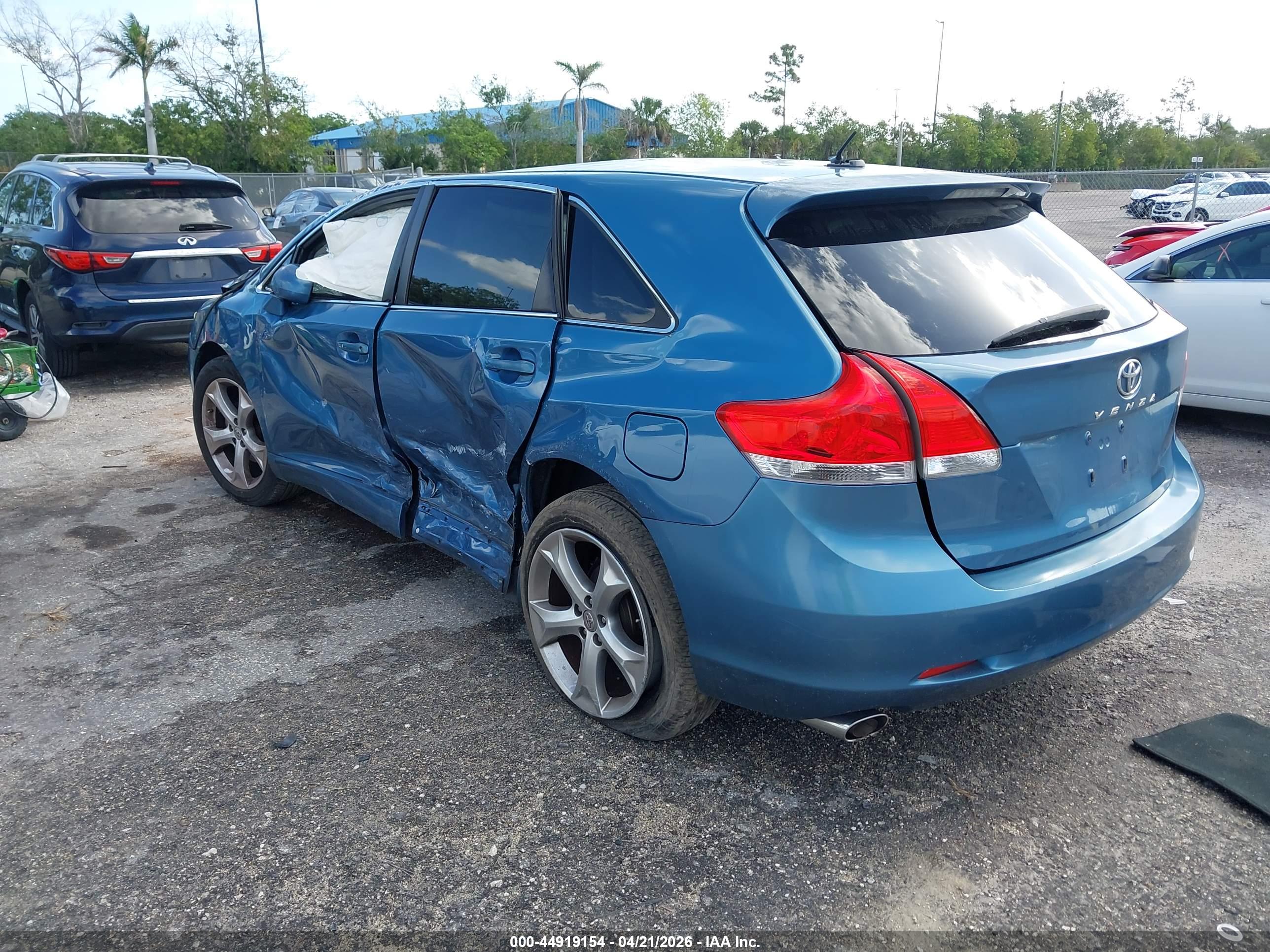 TOYOTA VENZA image 3