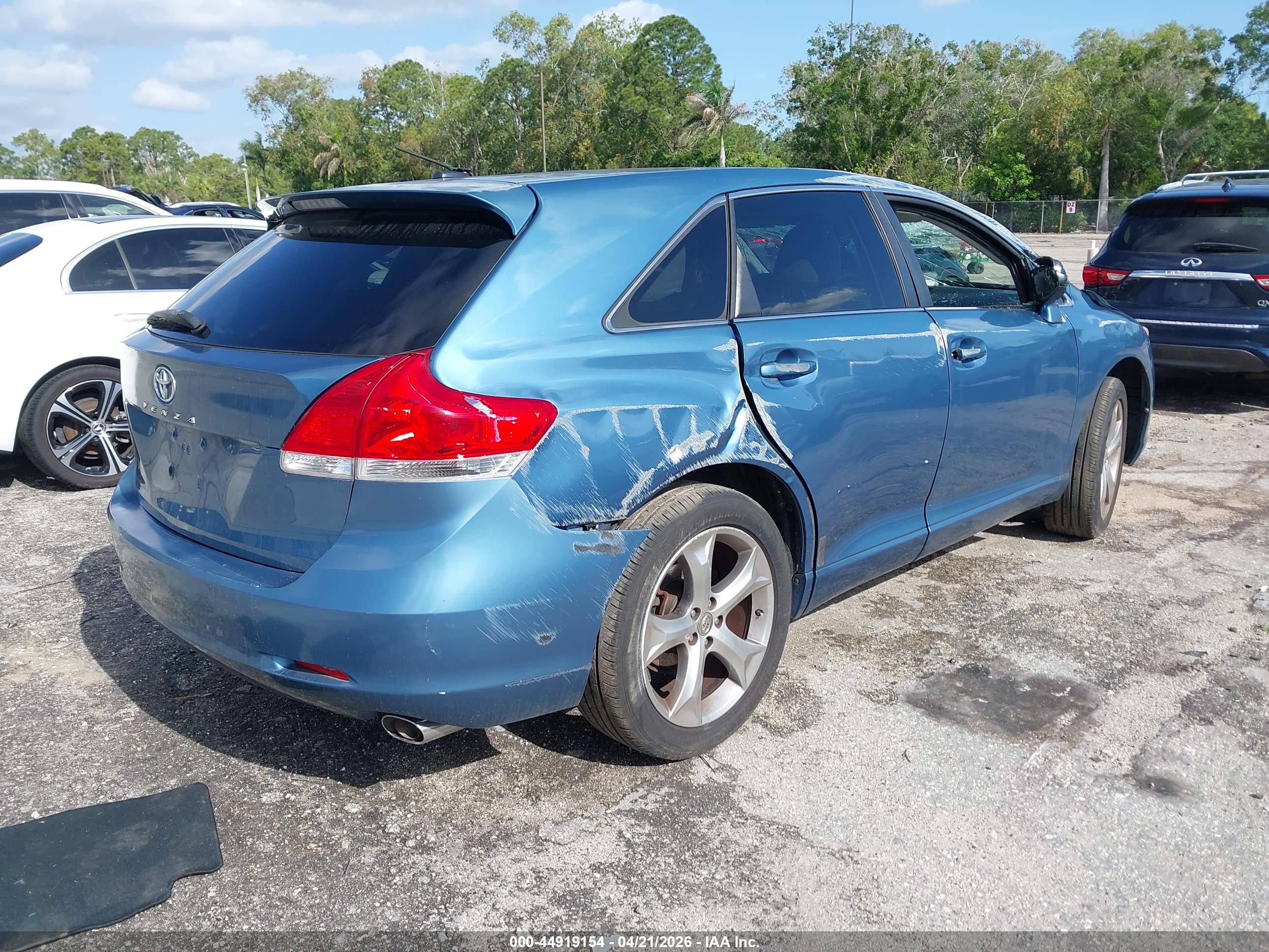 TOYOTA VENZA image 4