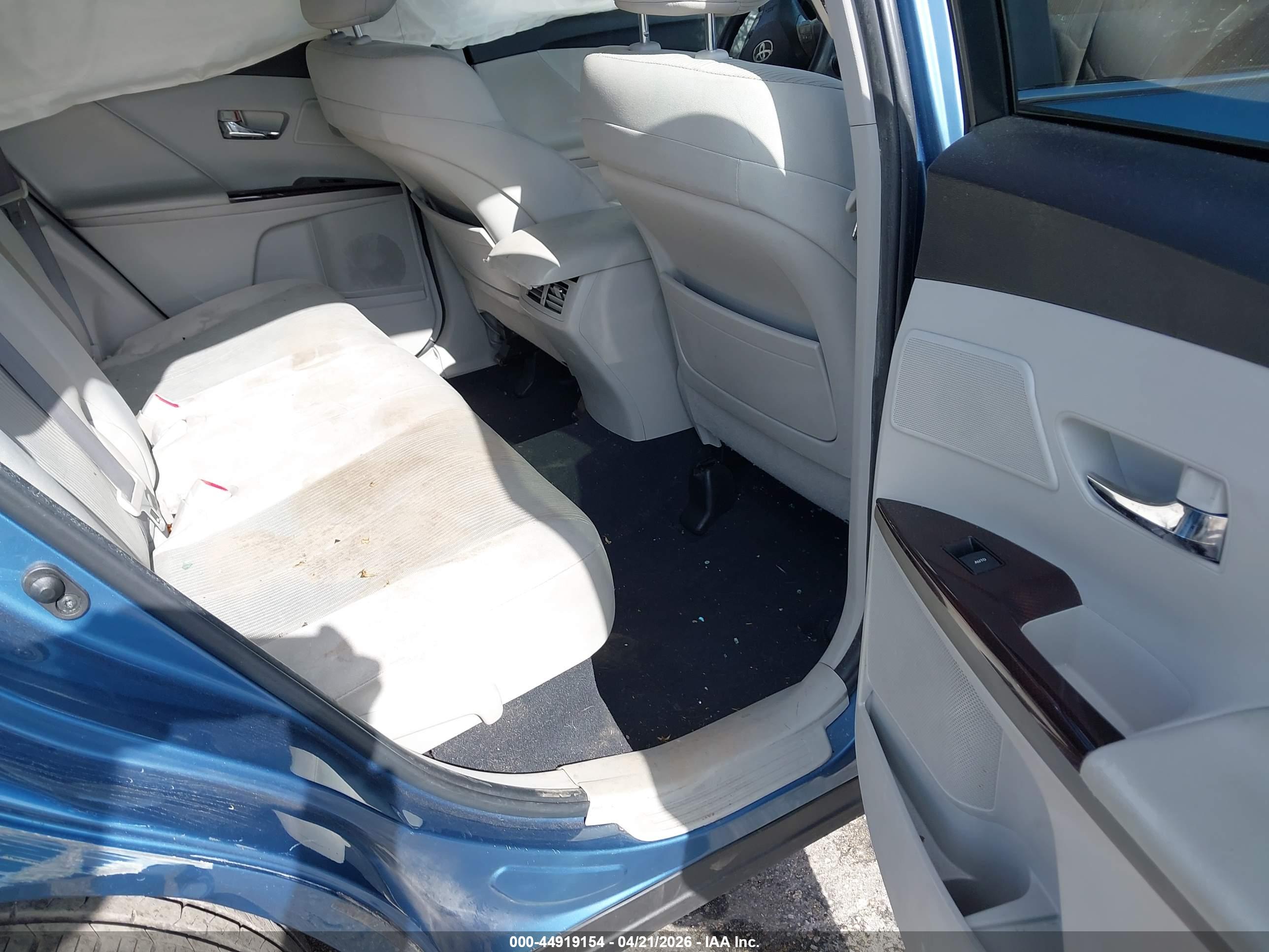 TOYOTA VENZA image 8