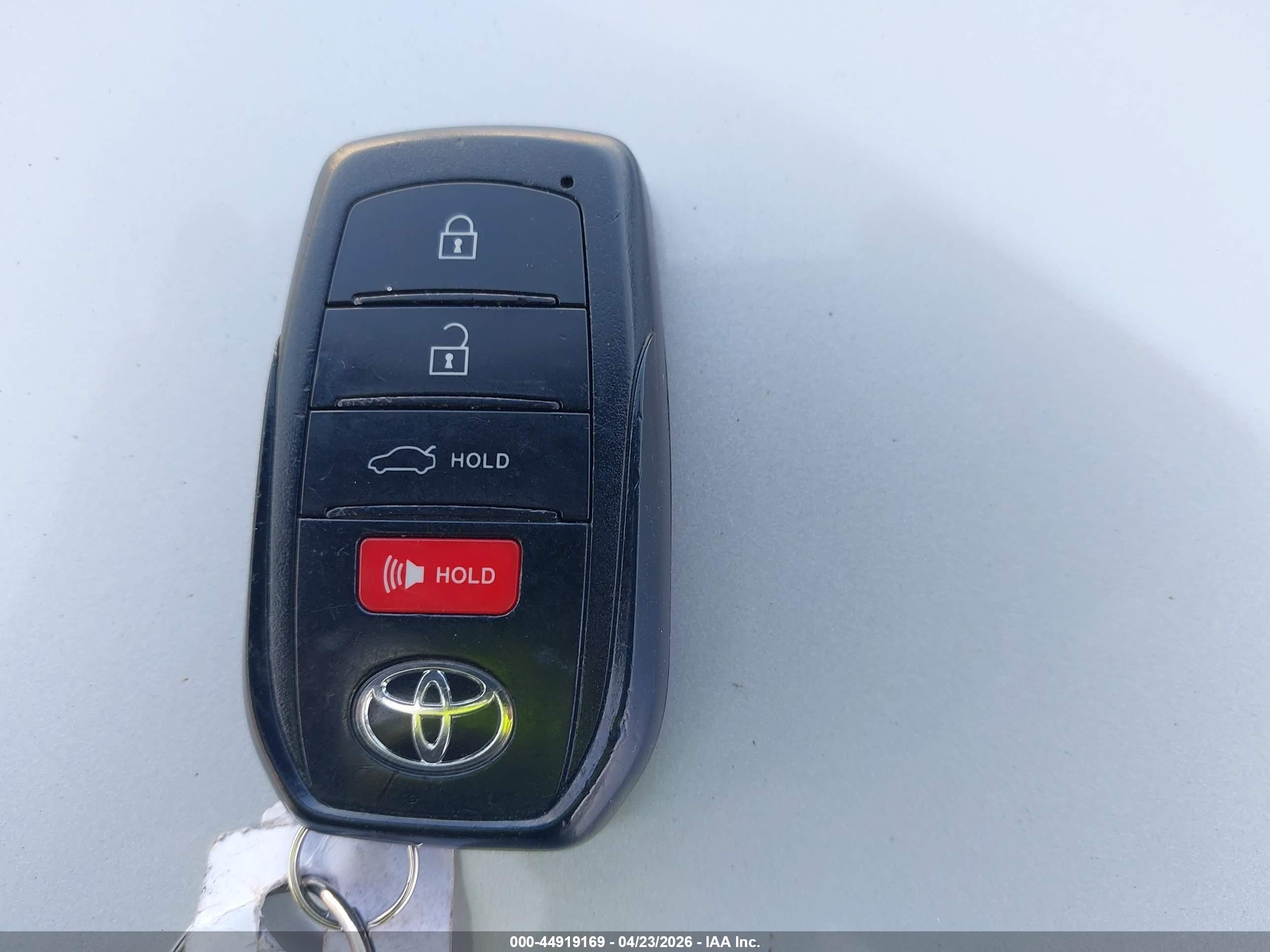 TOYOTA COROLLA image 11