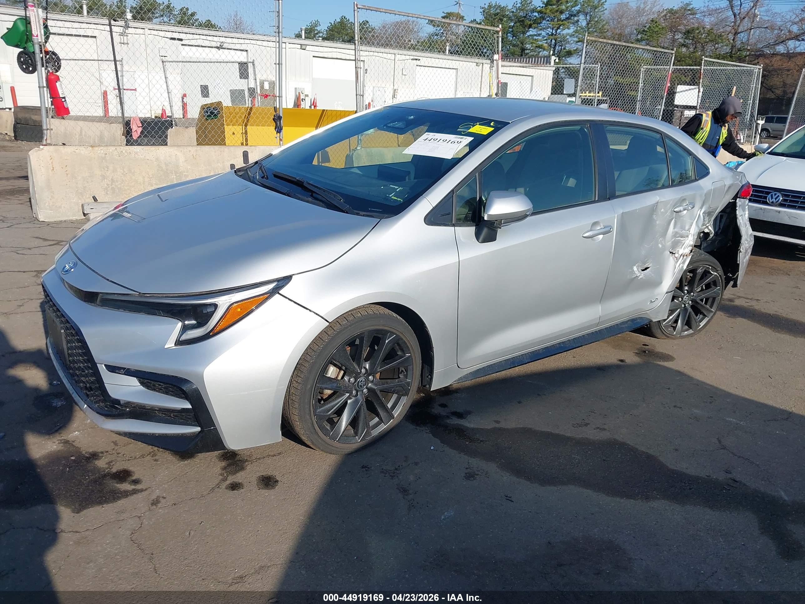 TOYOTA COROLLA image 2