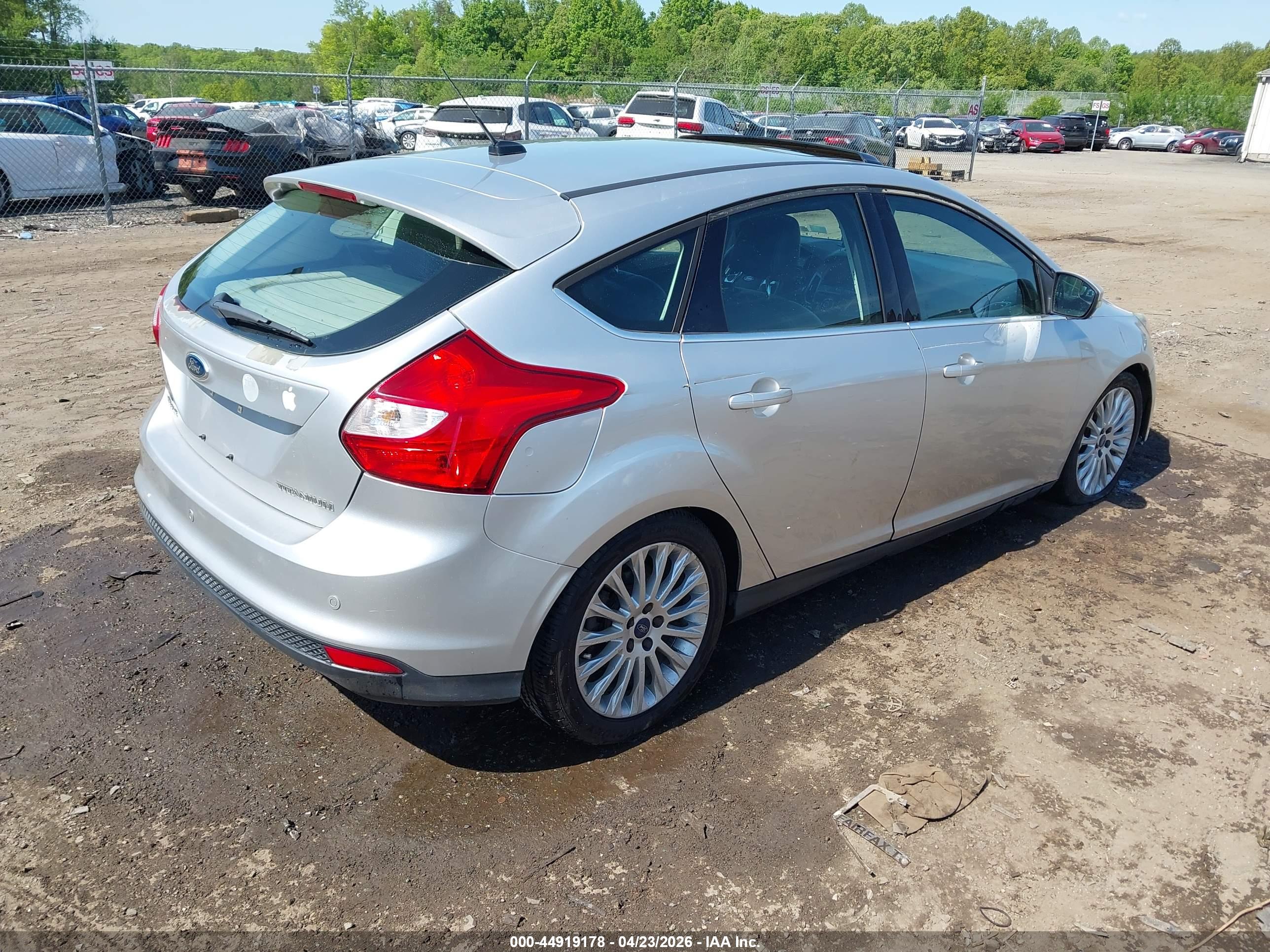 FORD FOCUS image 4