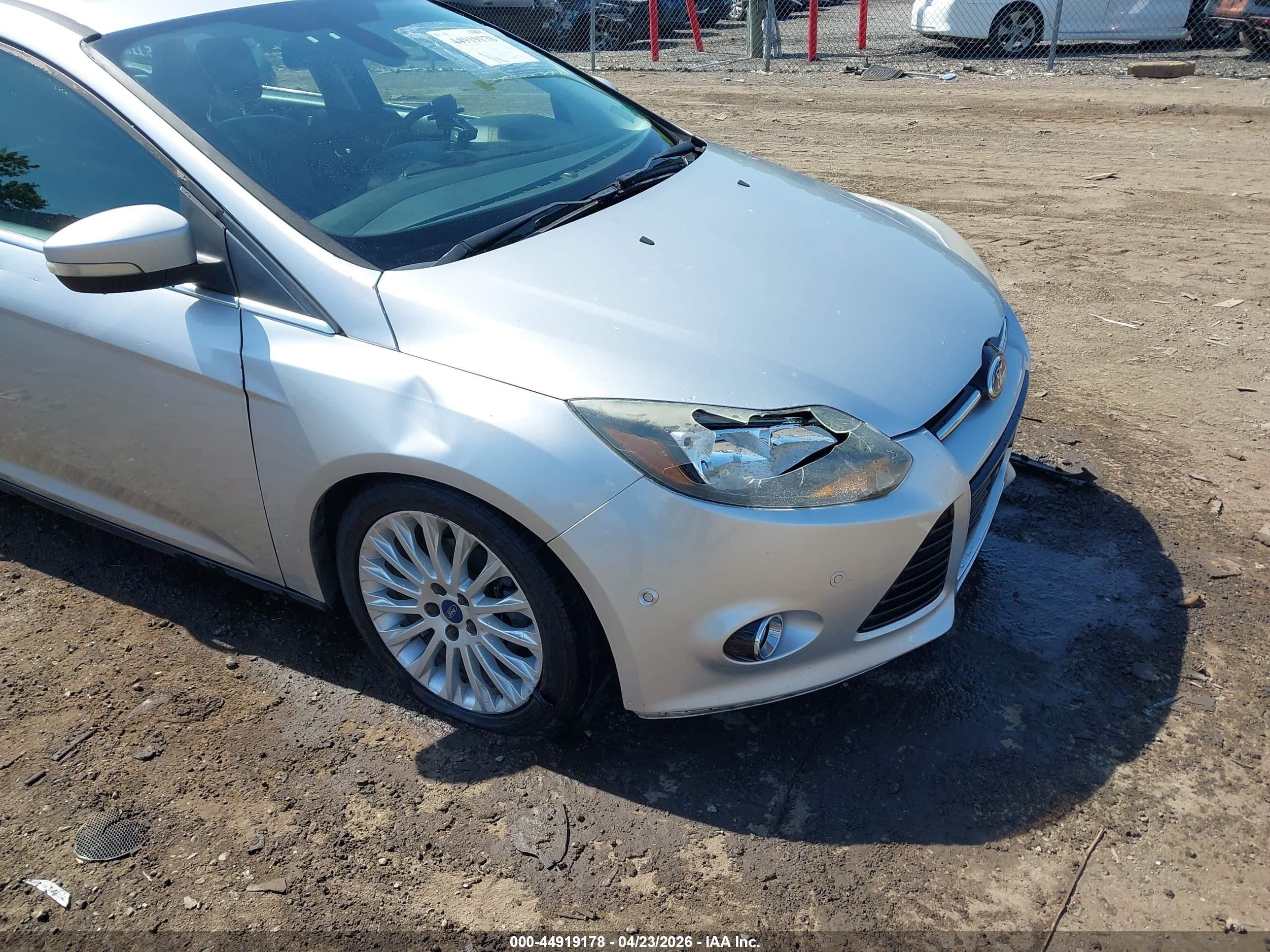 FORD FOCUS image 6