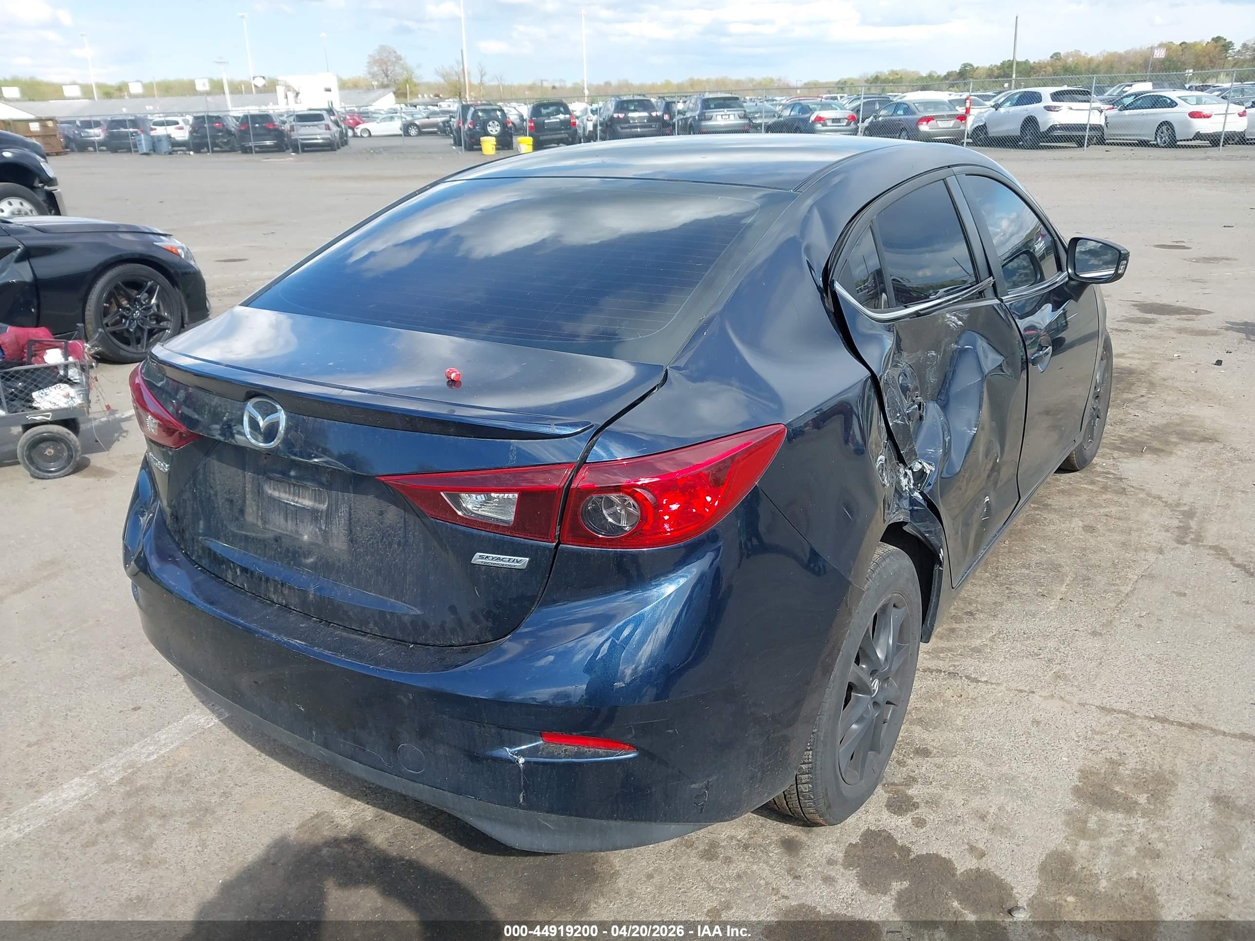 MAZDA MAZDA3 image 4