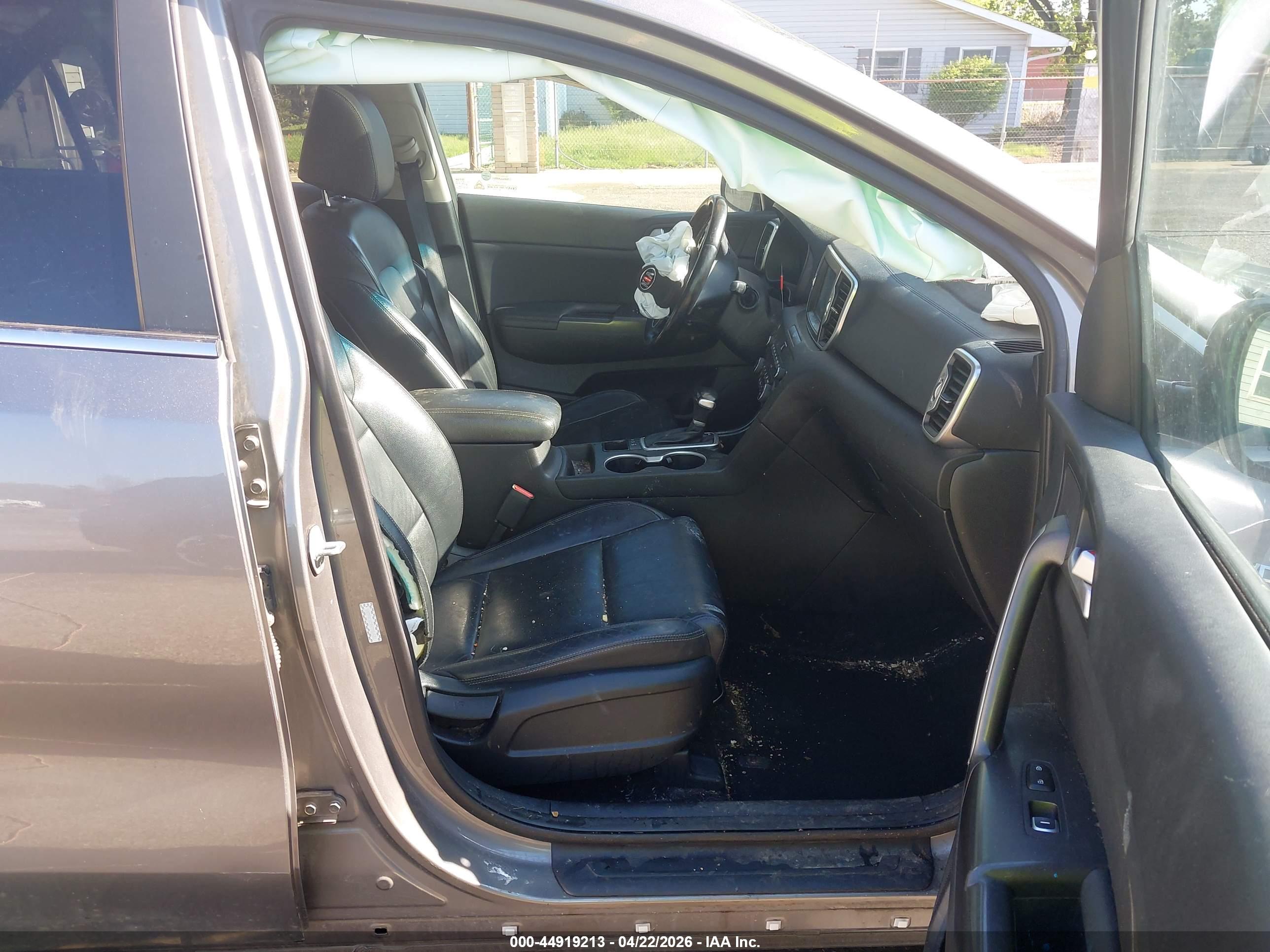 KIA SPORTAGE image 5