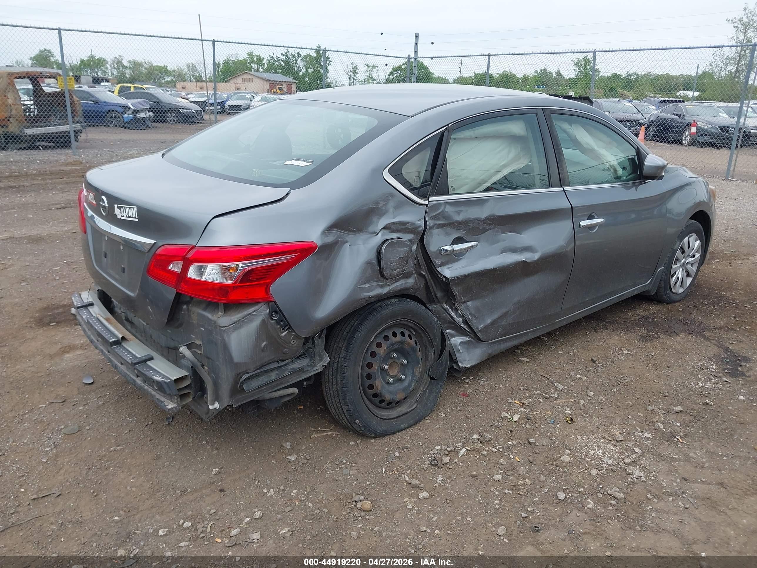 NISSAN SENTRA image 4