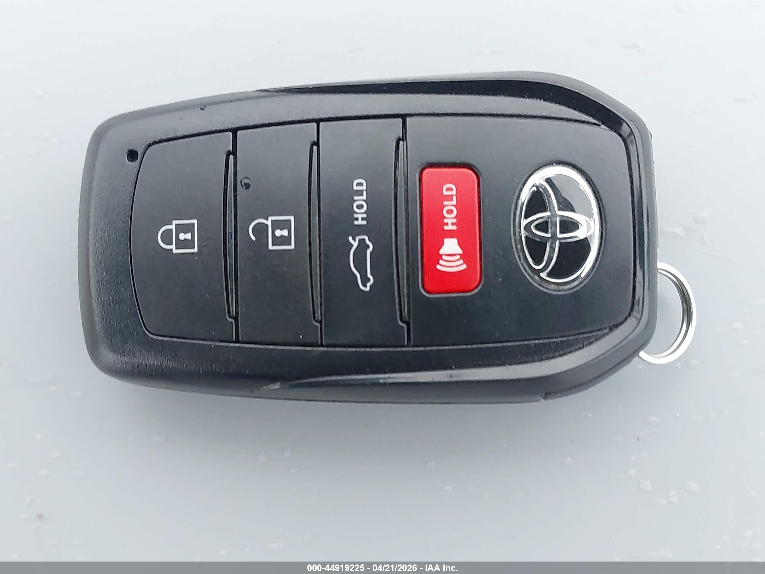TOYOTA CAMRY image 11